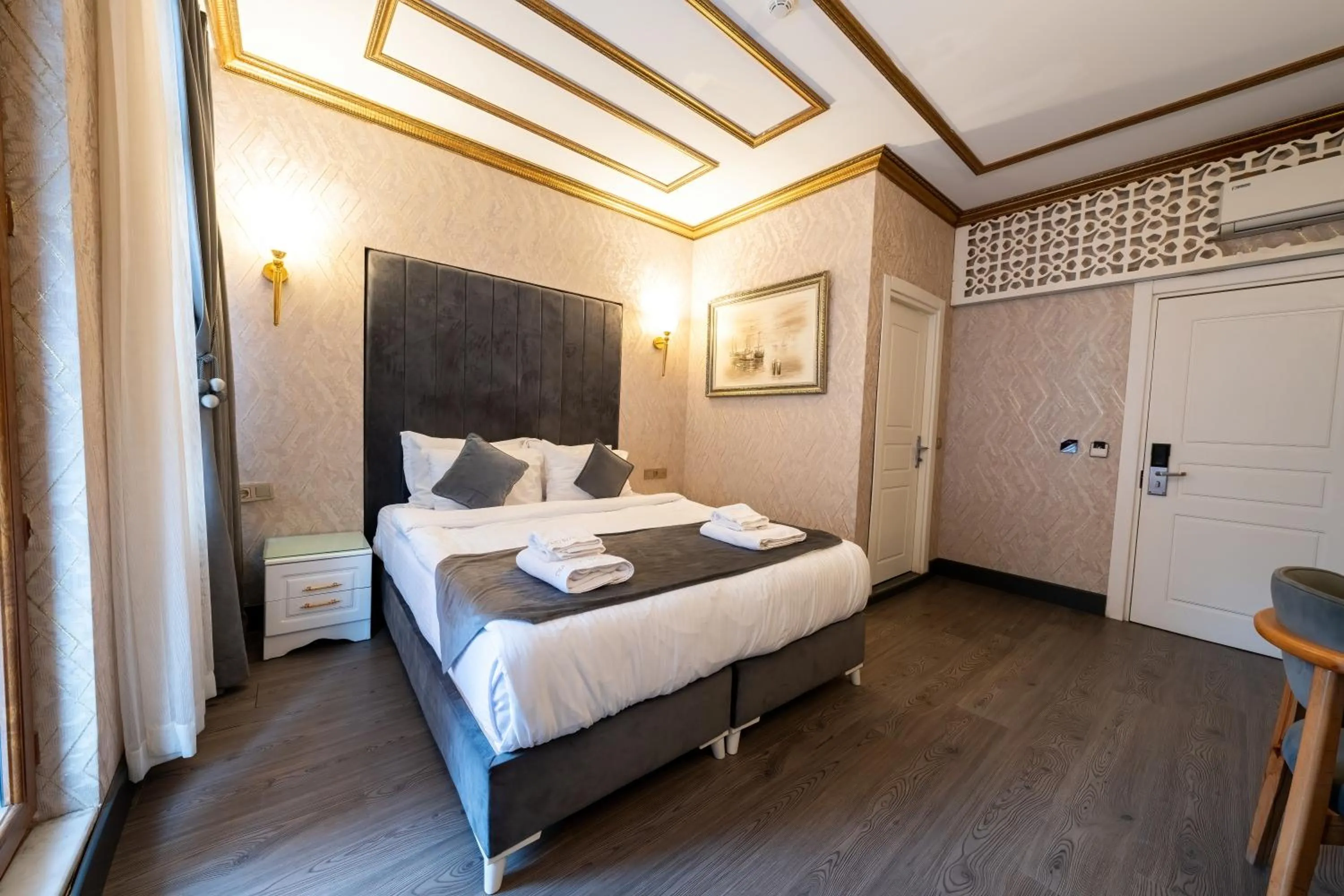 Bedroom, Bed in Diamond Royal Hotel