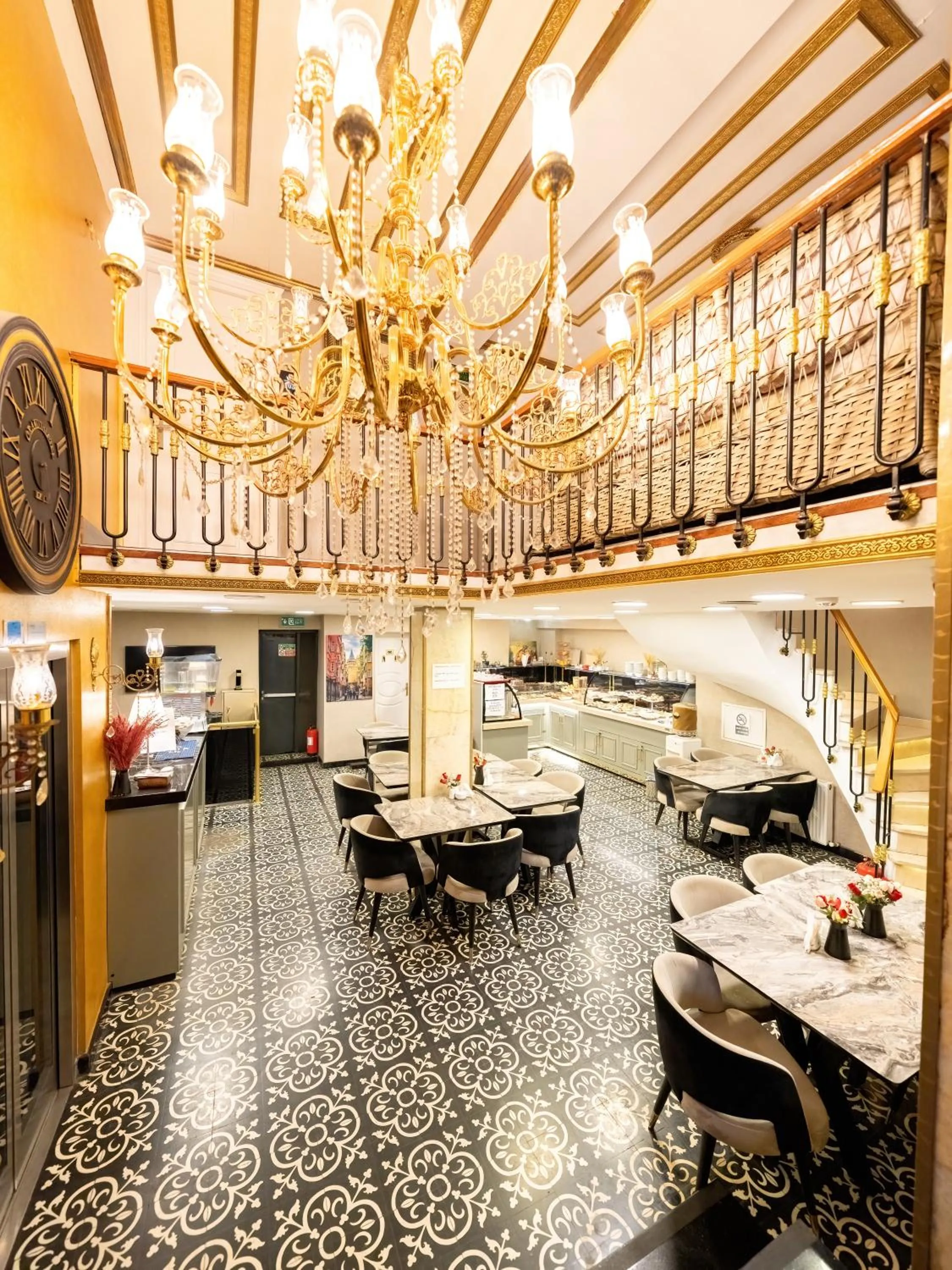 Seating area in Diamond Royal Hotel