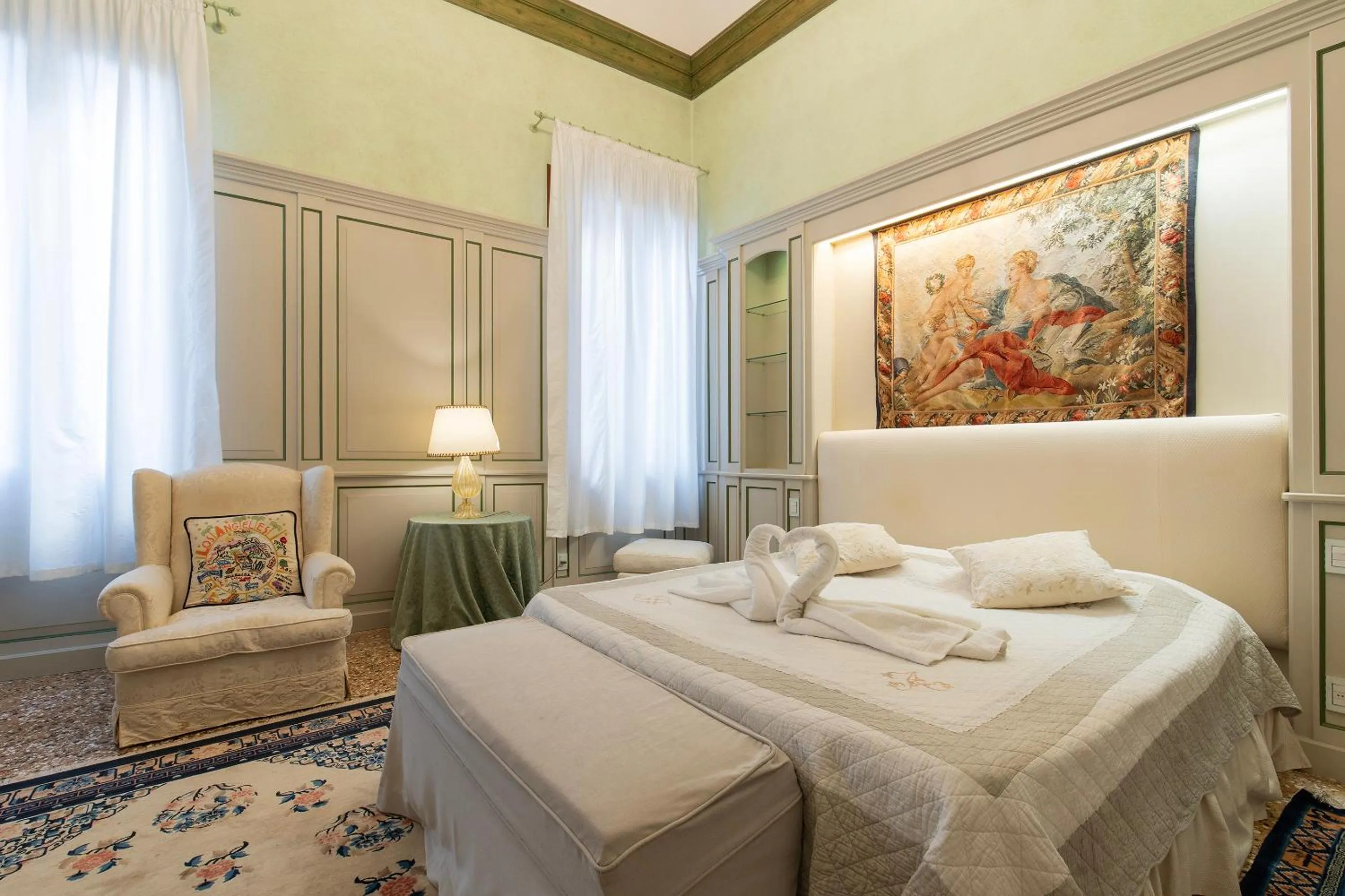 Fortuny 3967 Luxury suites wine