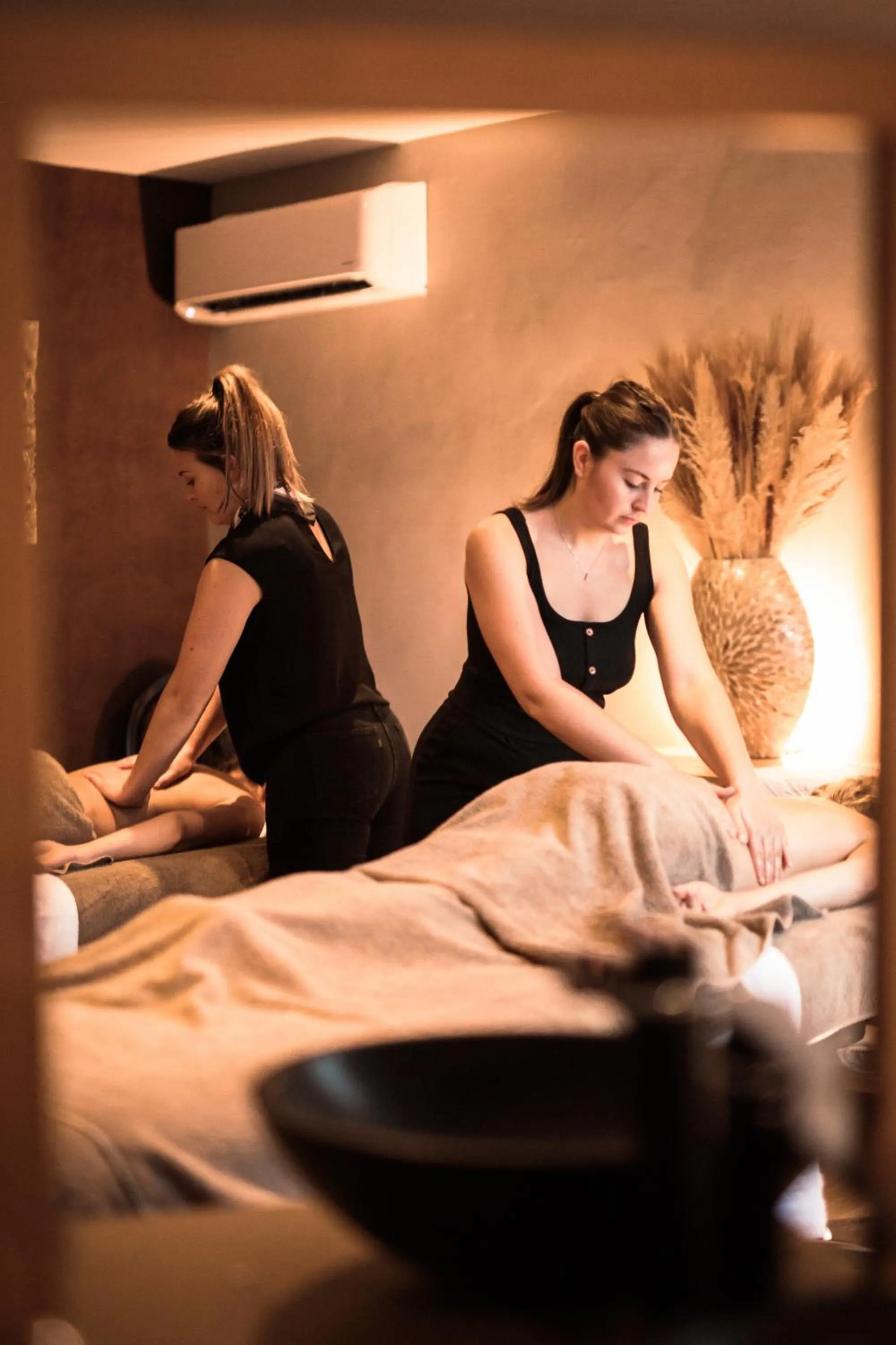 People in La Maison TATIN