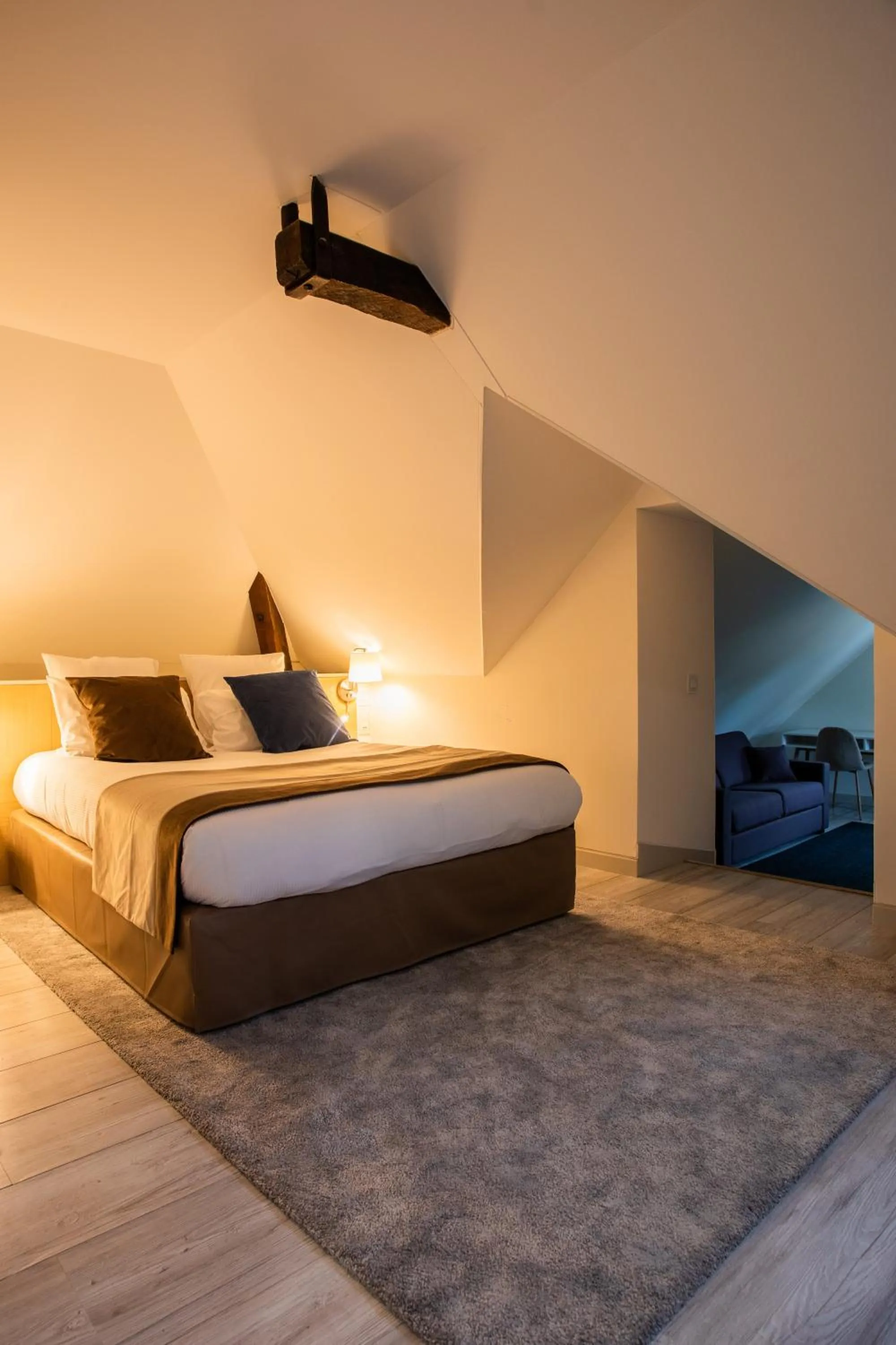 Photo of the whole room, Bed in La Maison TATIN