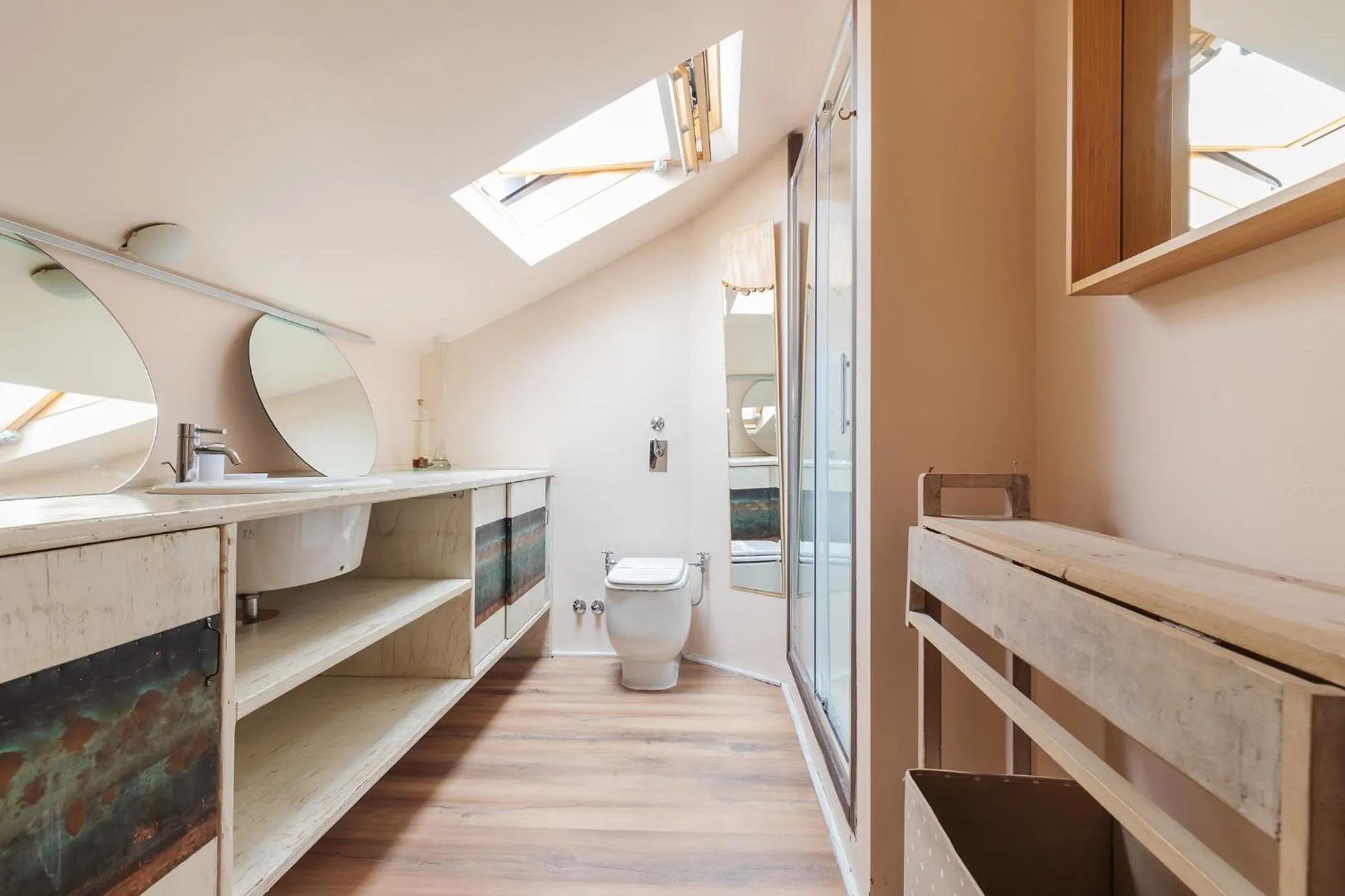 Toilet, Bed in Milan Retreats Duomo Carrobbio