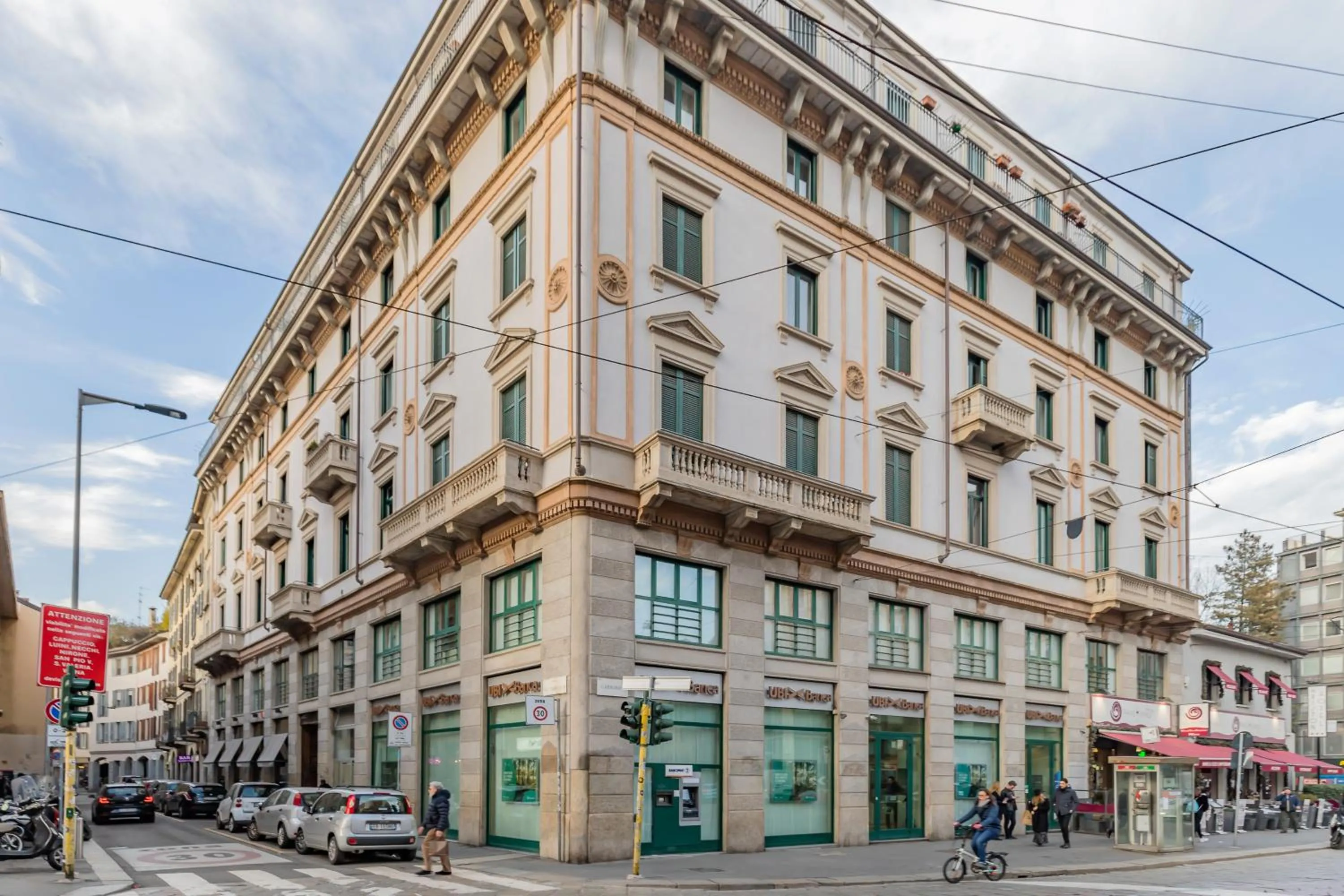 Property building in Milan Retreats Duomo Carrobbio