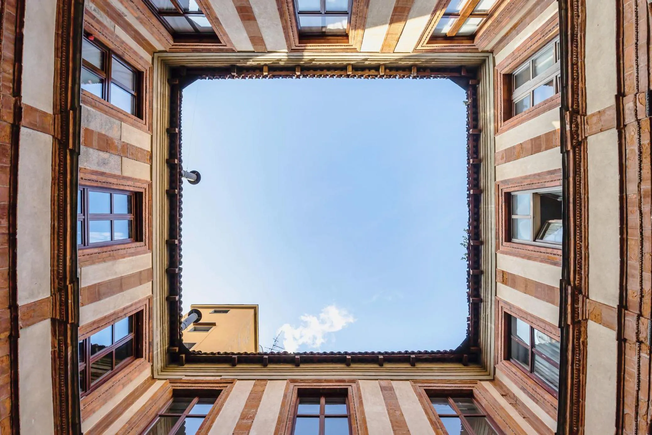 Property building in Milan Retreats Duomo Carrobbio