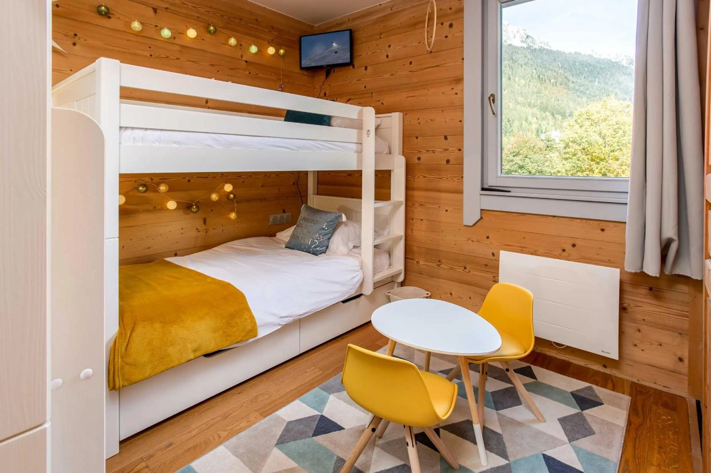 bunk bed, Bed in Le Paradis 25 Apartment - Chamonix All Year