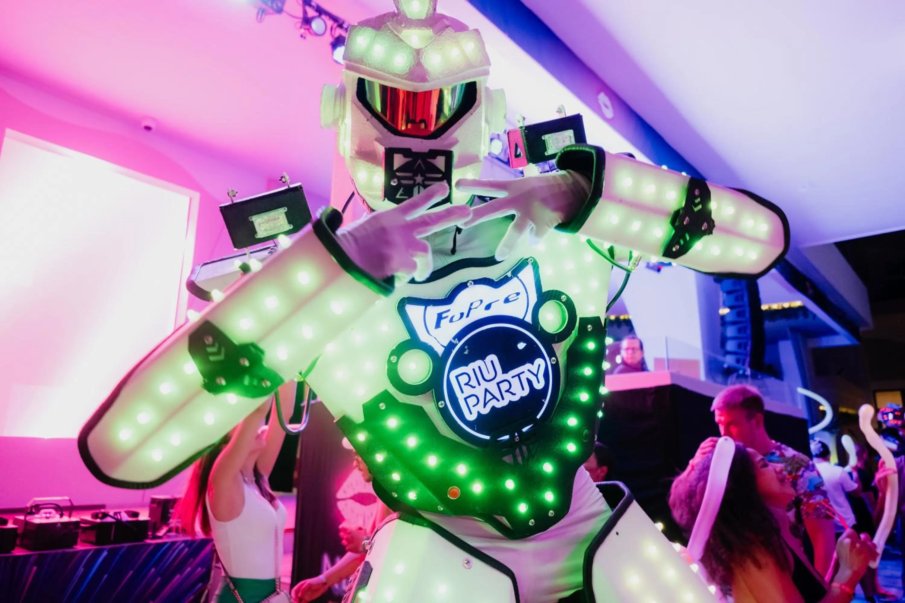 Evening entertainment in Riu Palace Las Americas - All Inclusive - Adults Only