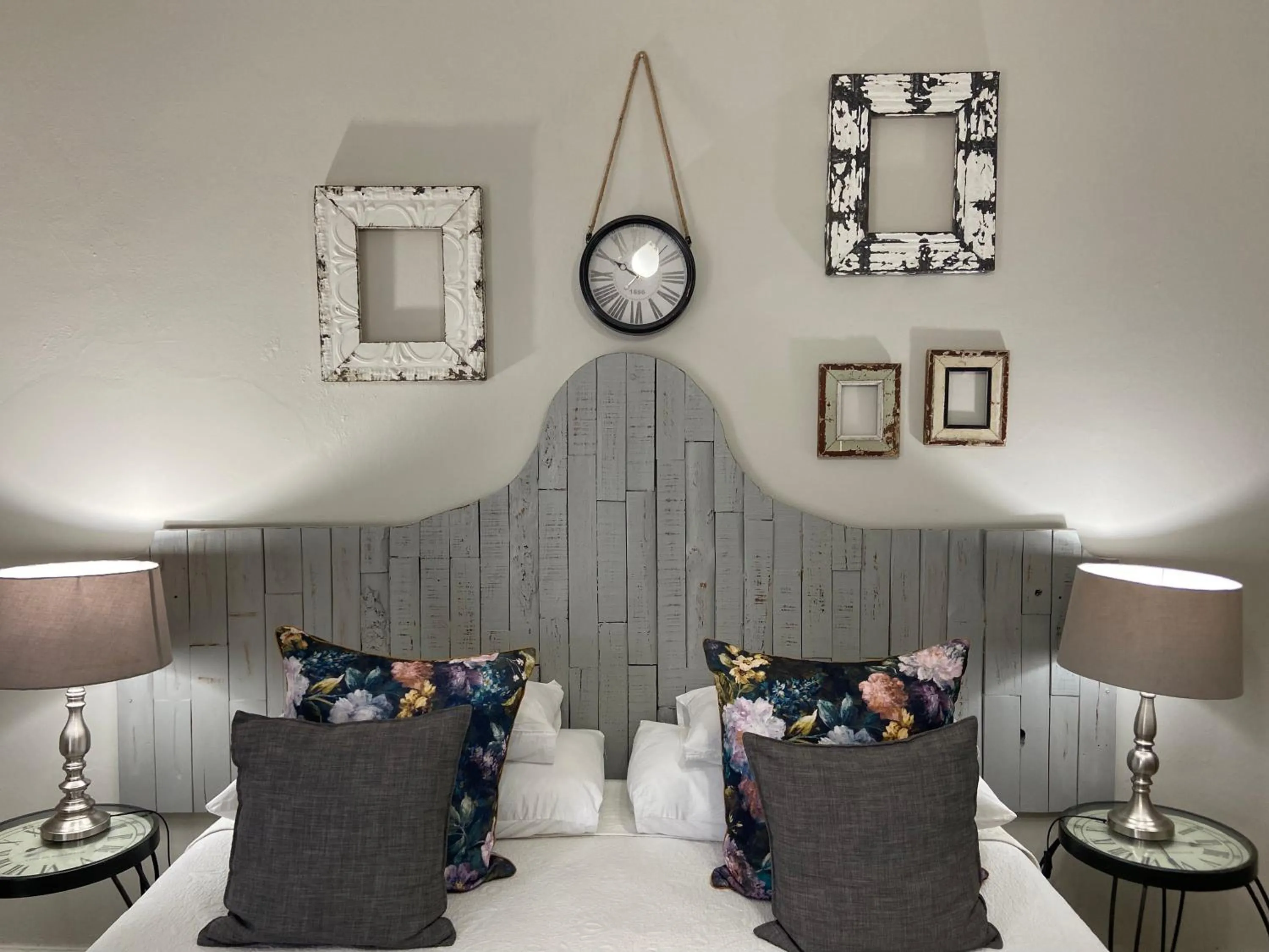 Bed in Cape Karoo Guesthouse