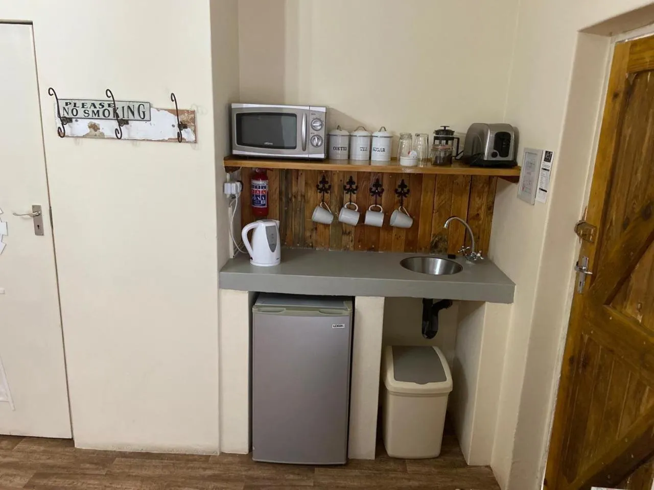 Coffee/tea facilities in Cape Karoo Guesthouse