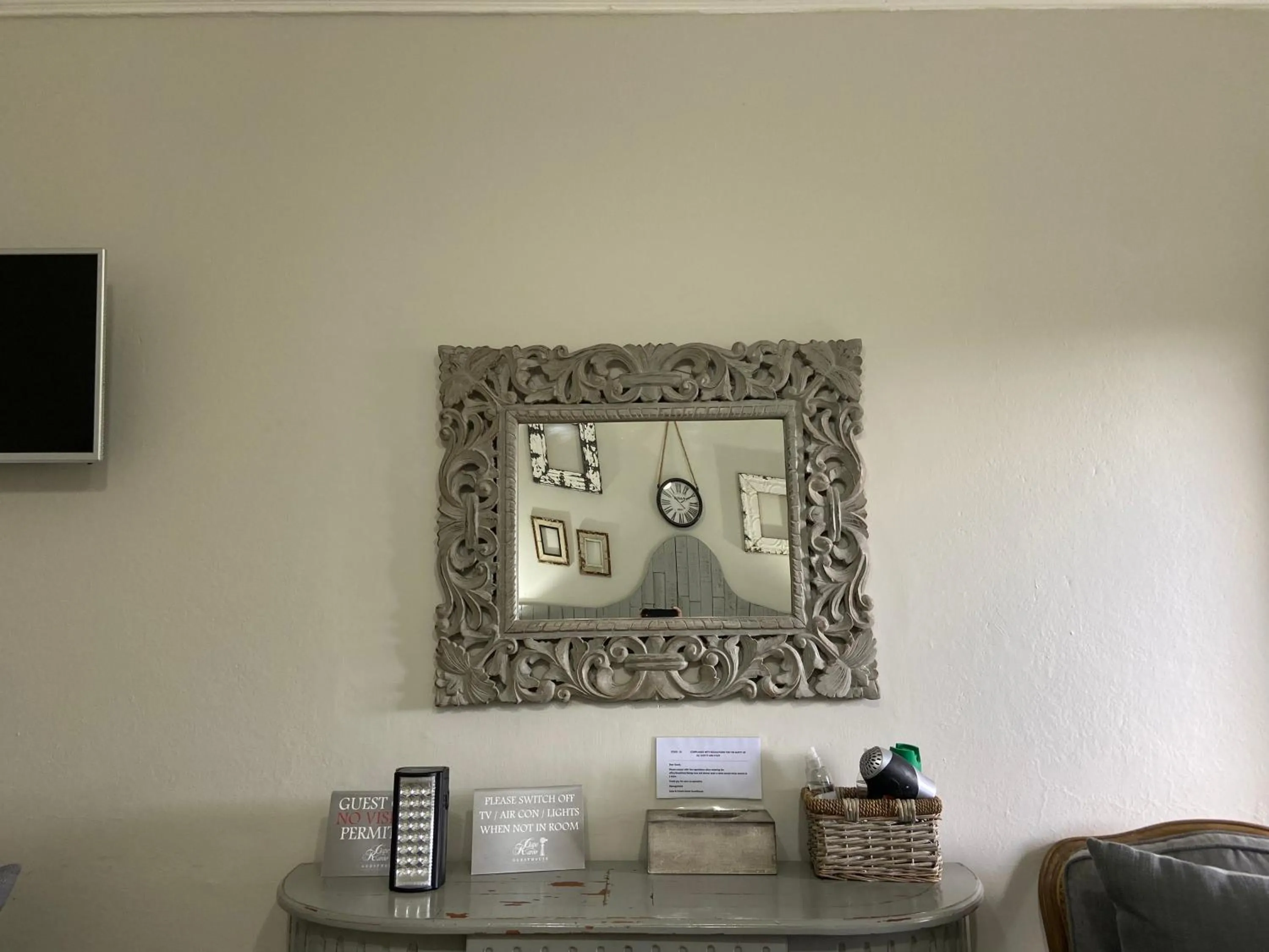 TV and multimedia in Cape Karoo Guesthouse
