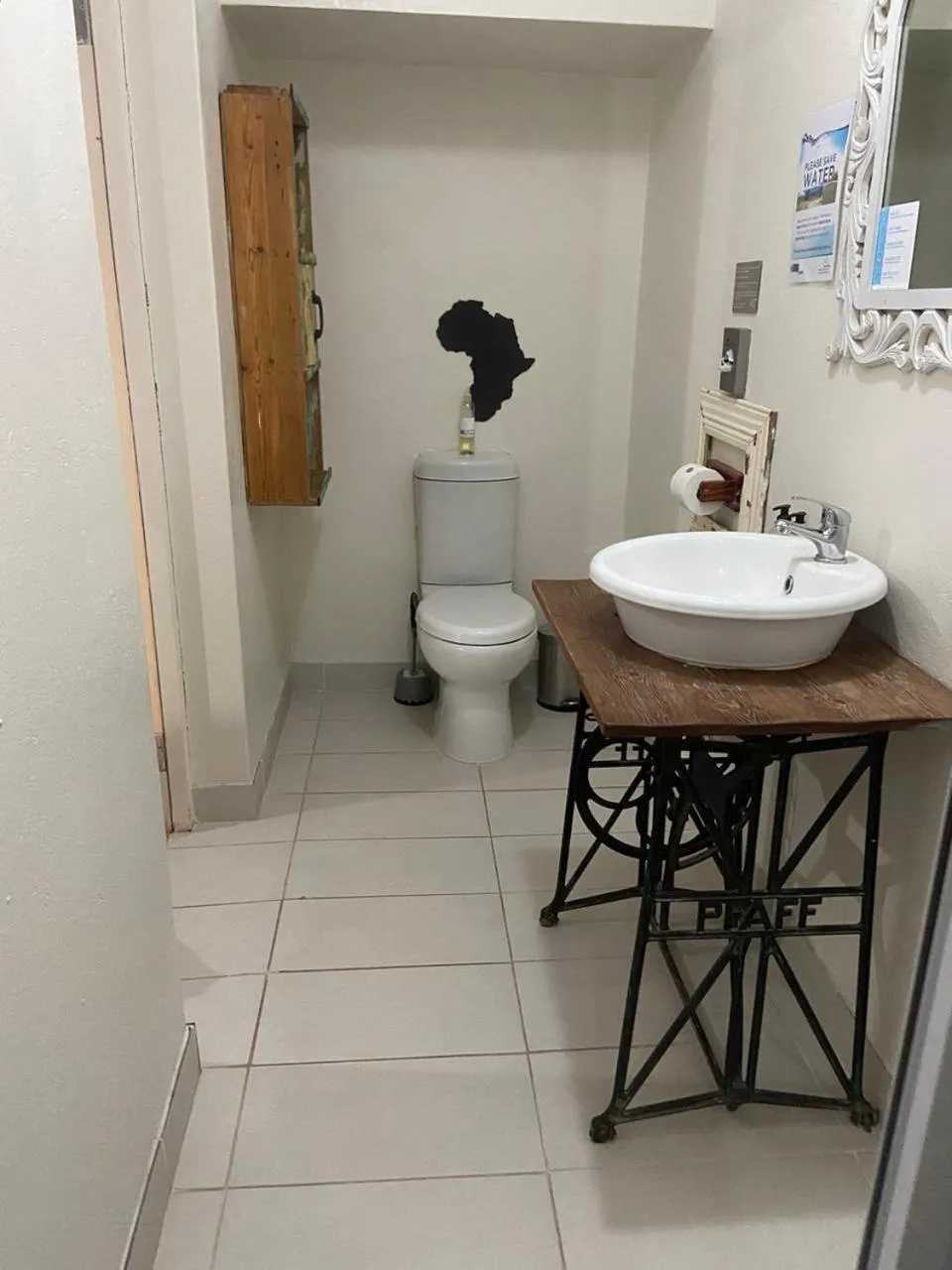 Toilet in Cape Karoo Guesthouse