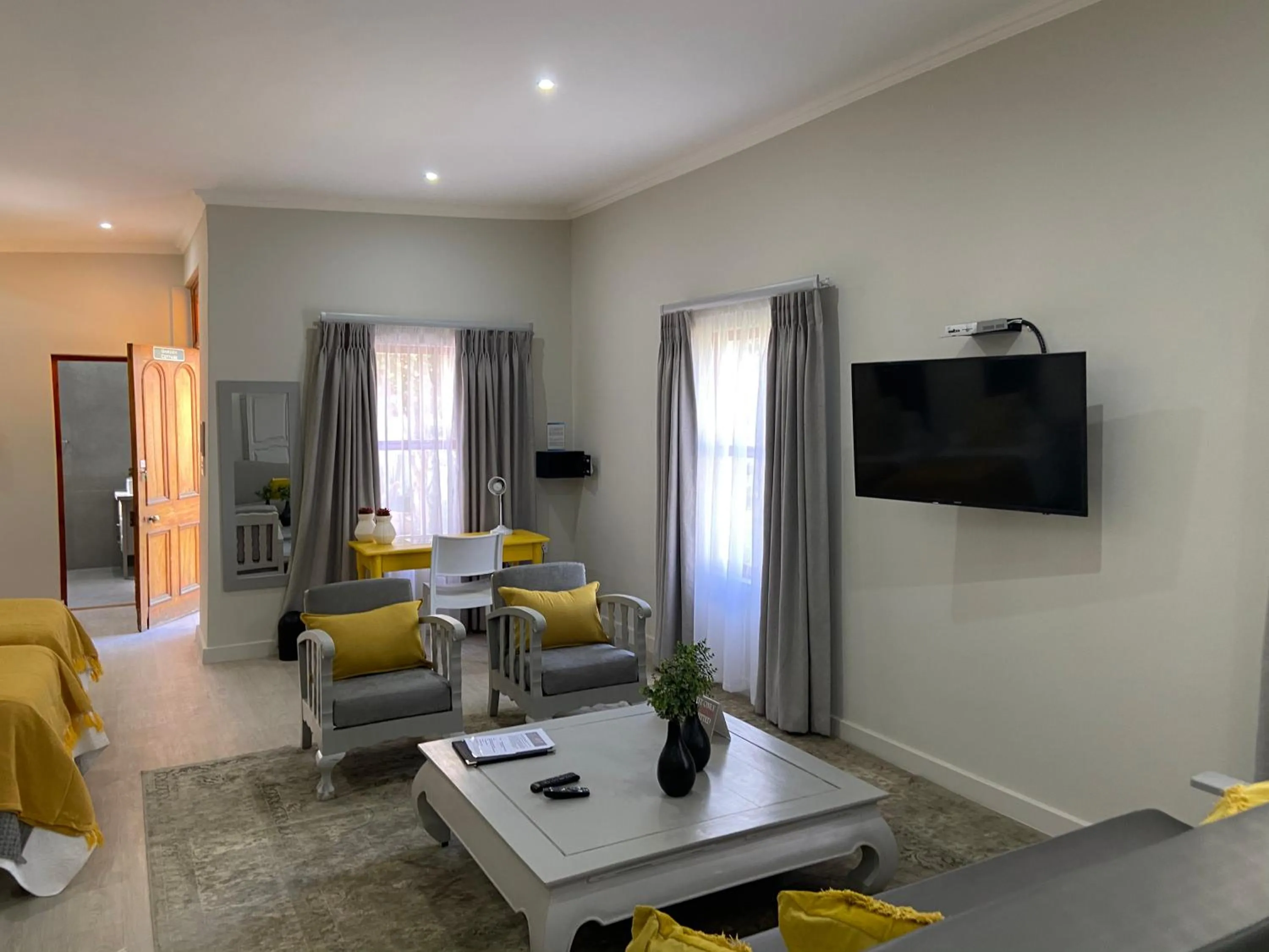 TV and multimedia in Cape Karoo Guesthouse