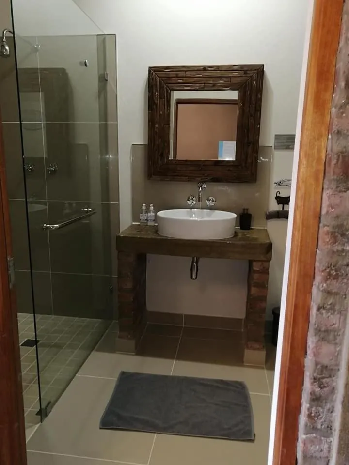 Bathroom in Cape Karoo Guesthouse