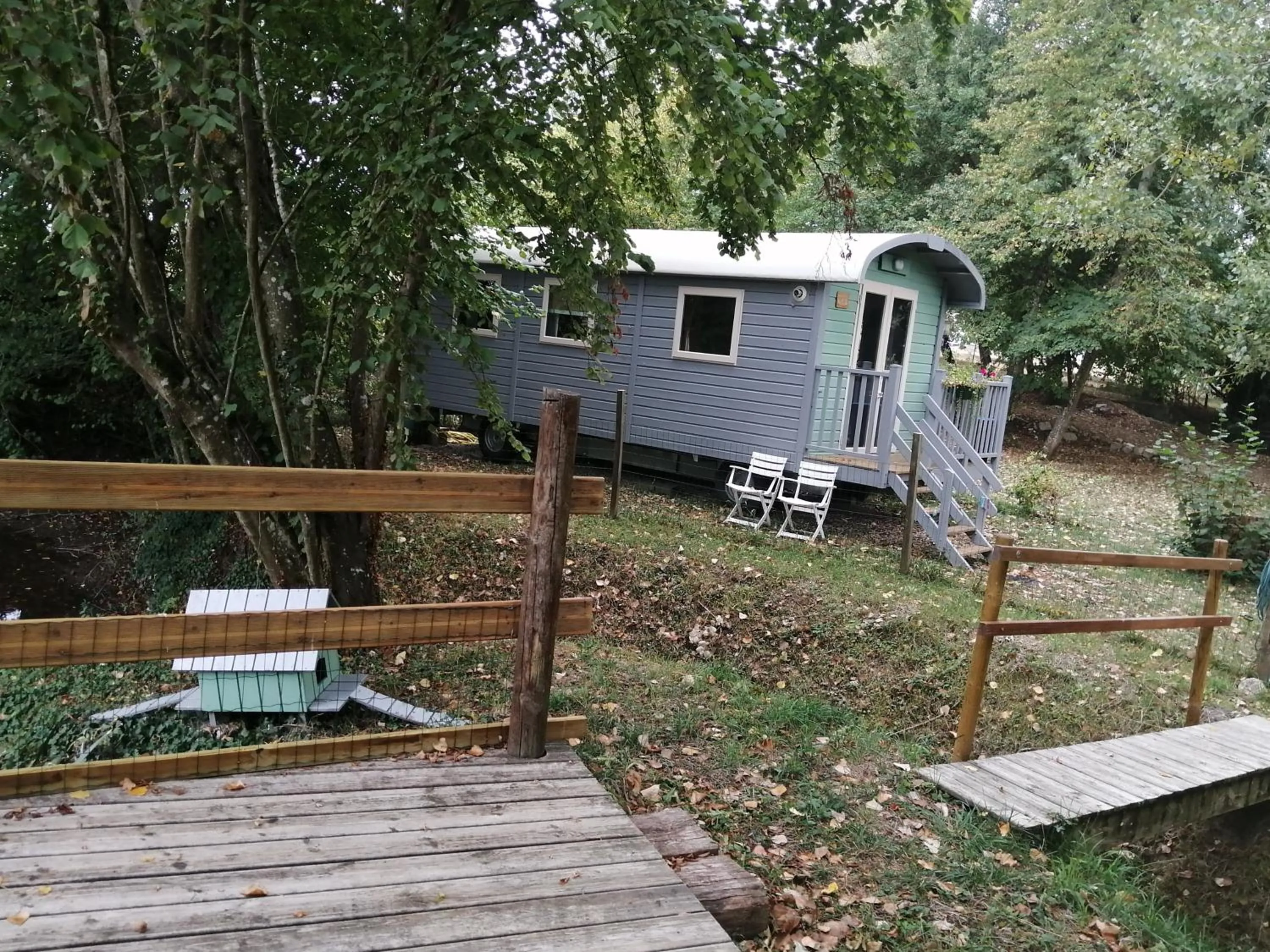 Le clos des augers, chambres d'hôtes et roulotte