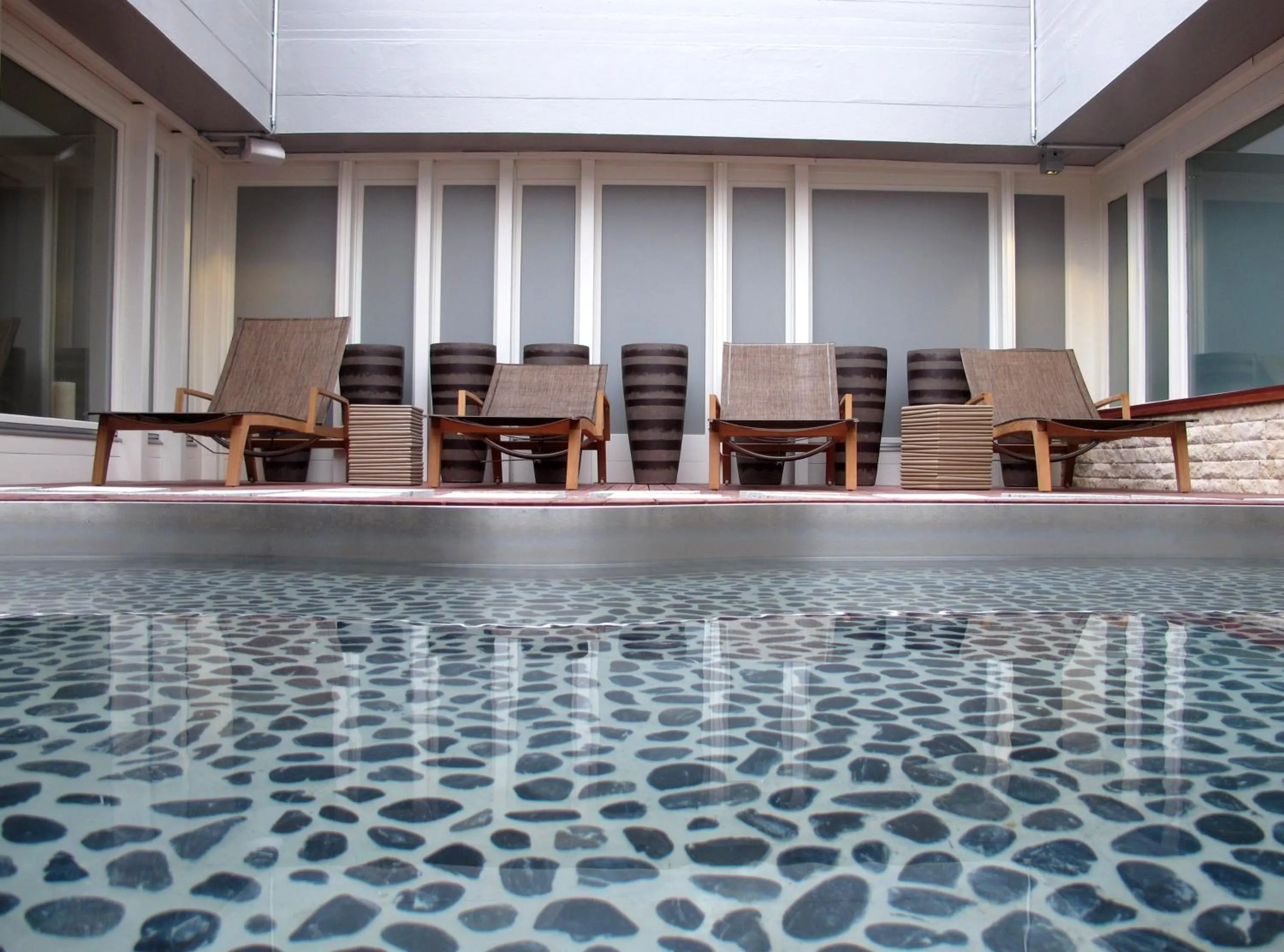 Swimming pool in Crowne Plaza Zürich by IHG