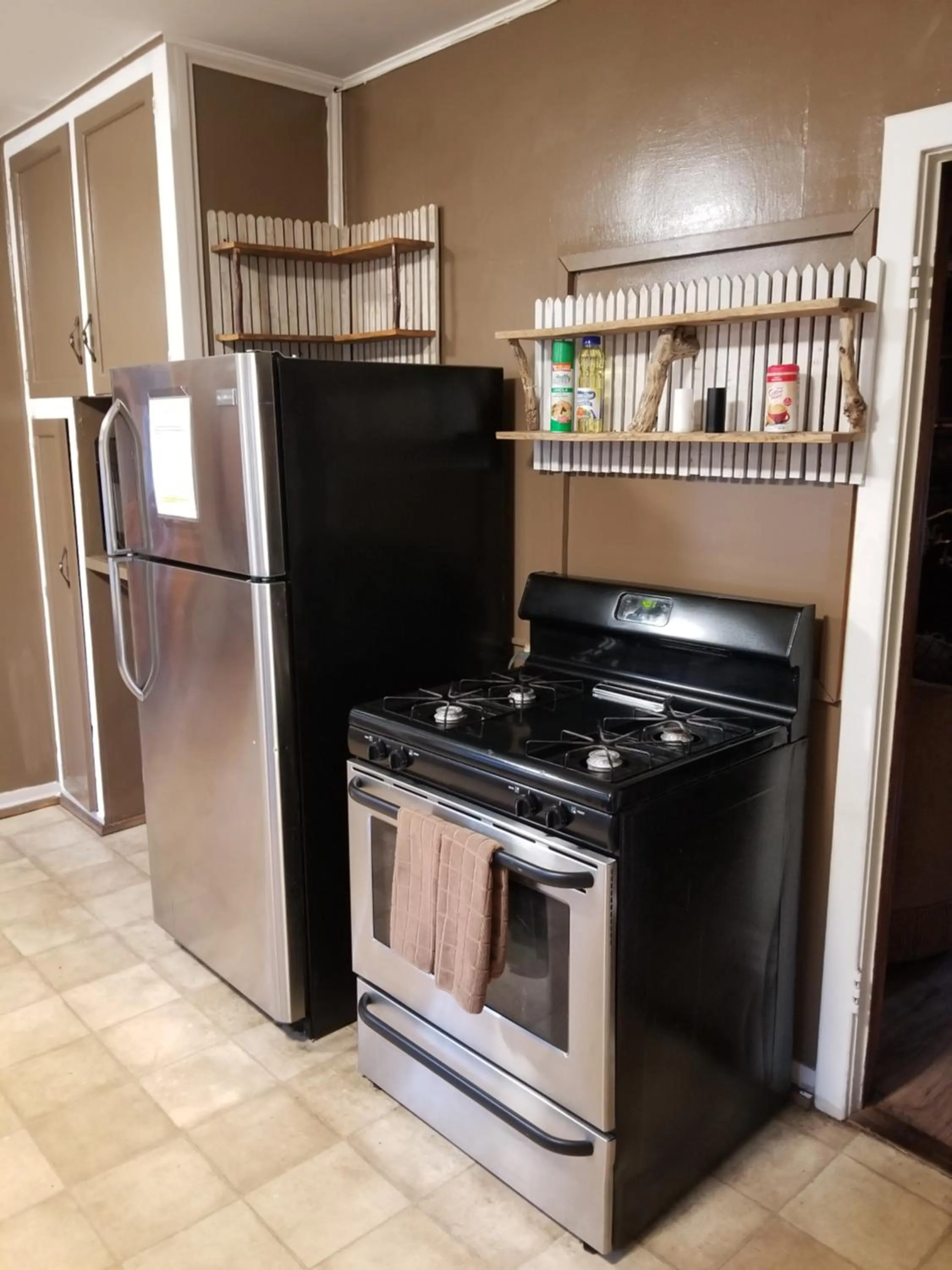 Kitchen or kitchenette in Grey Squirrel Resort
