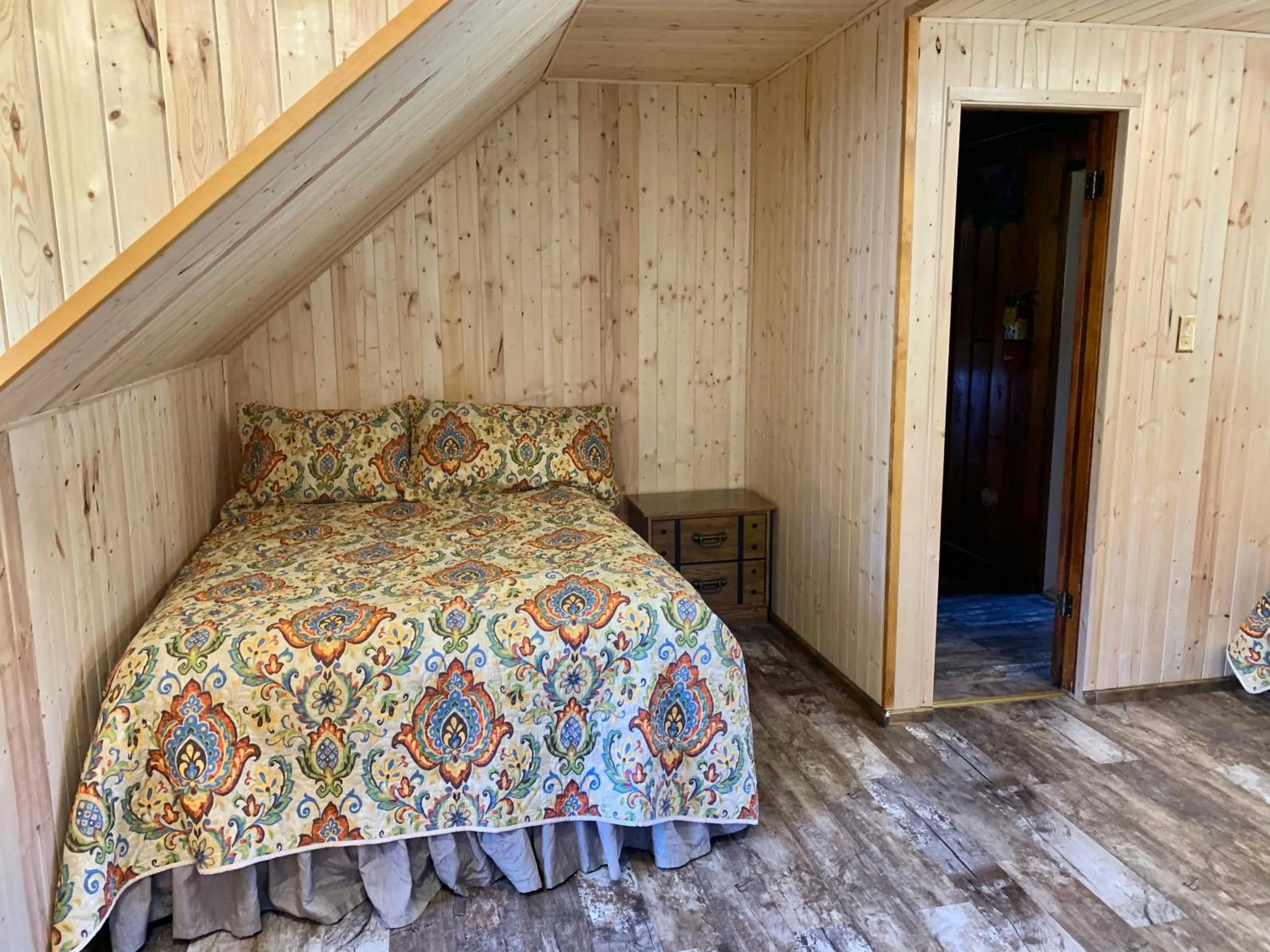Bedroom, Bed in Grey Squirrel Resort