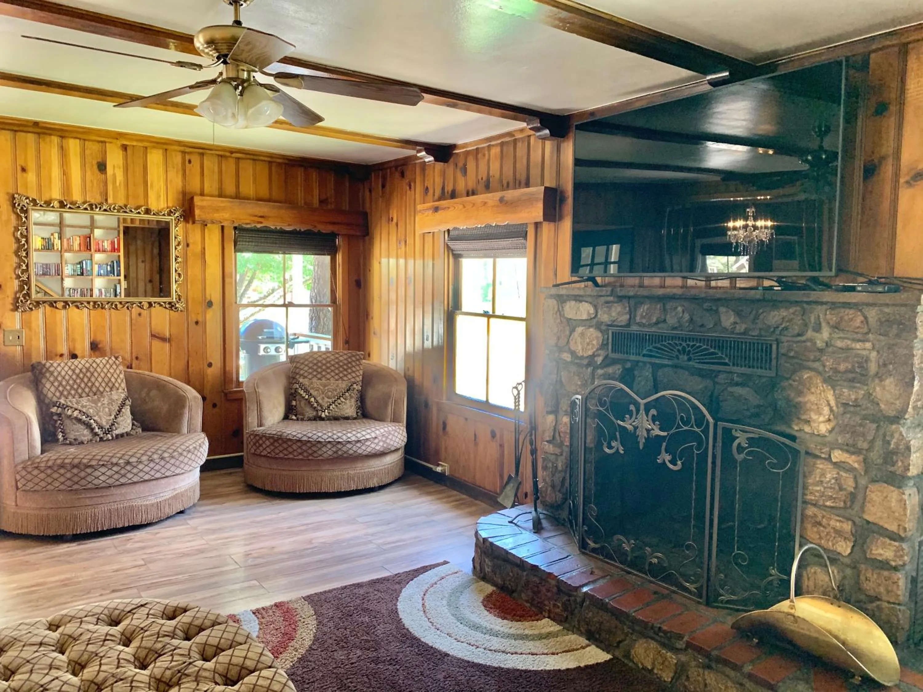 Living room in Grey Squirrel Resort