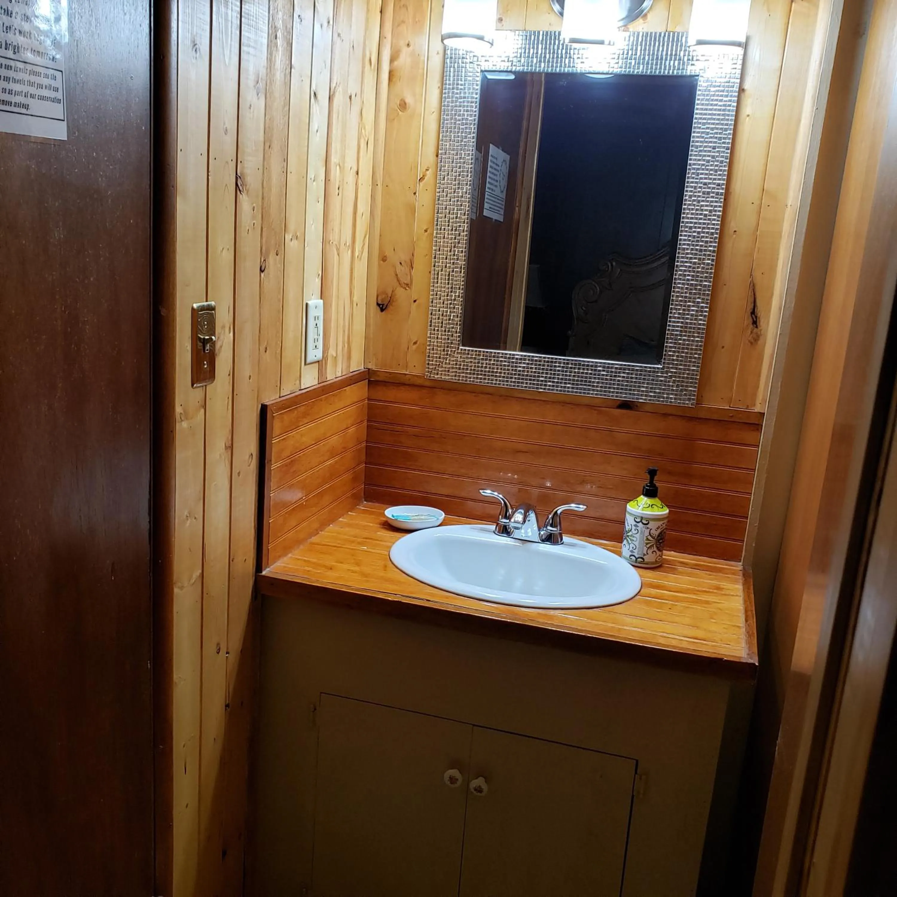 Bathroom in Grey Squirrel Resort
