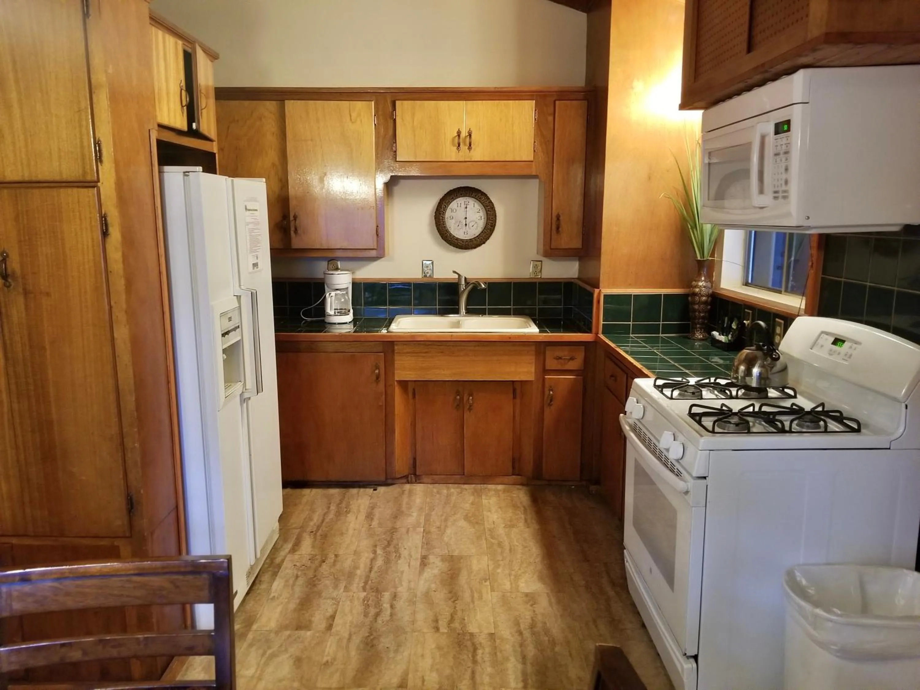 Kitchen or kitchenette in Grey Squirrel Resort