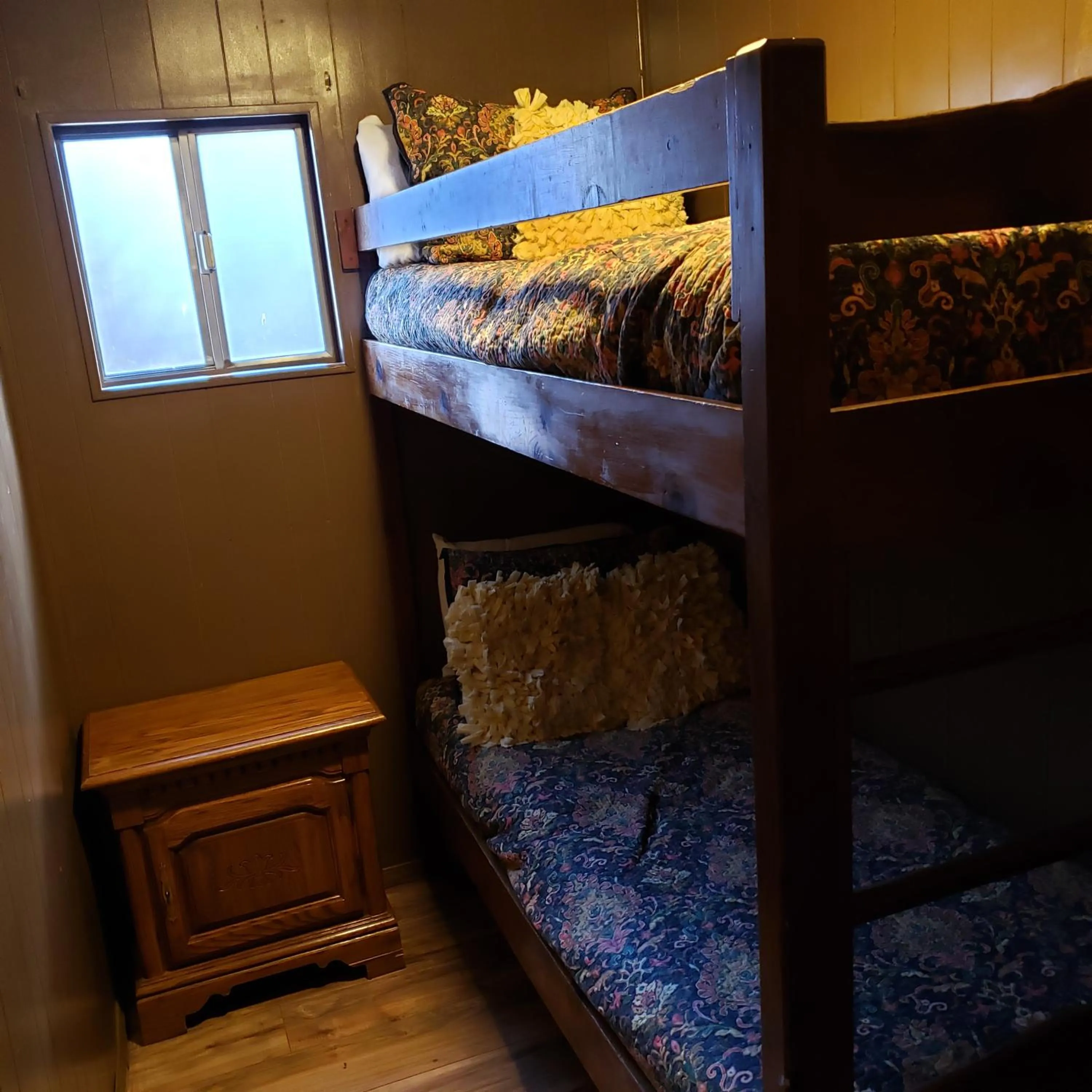 Bedroom, Bed in Grey Squirrel Resort