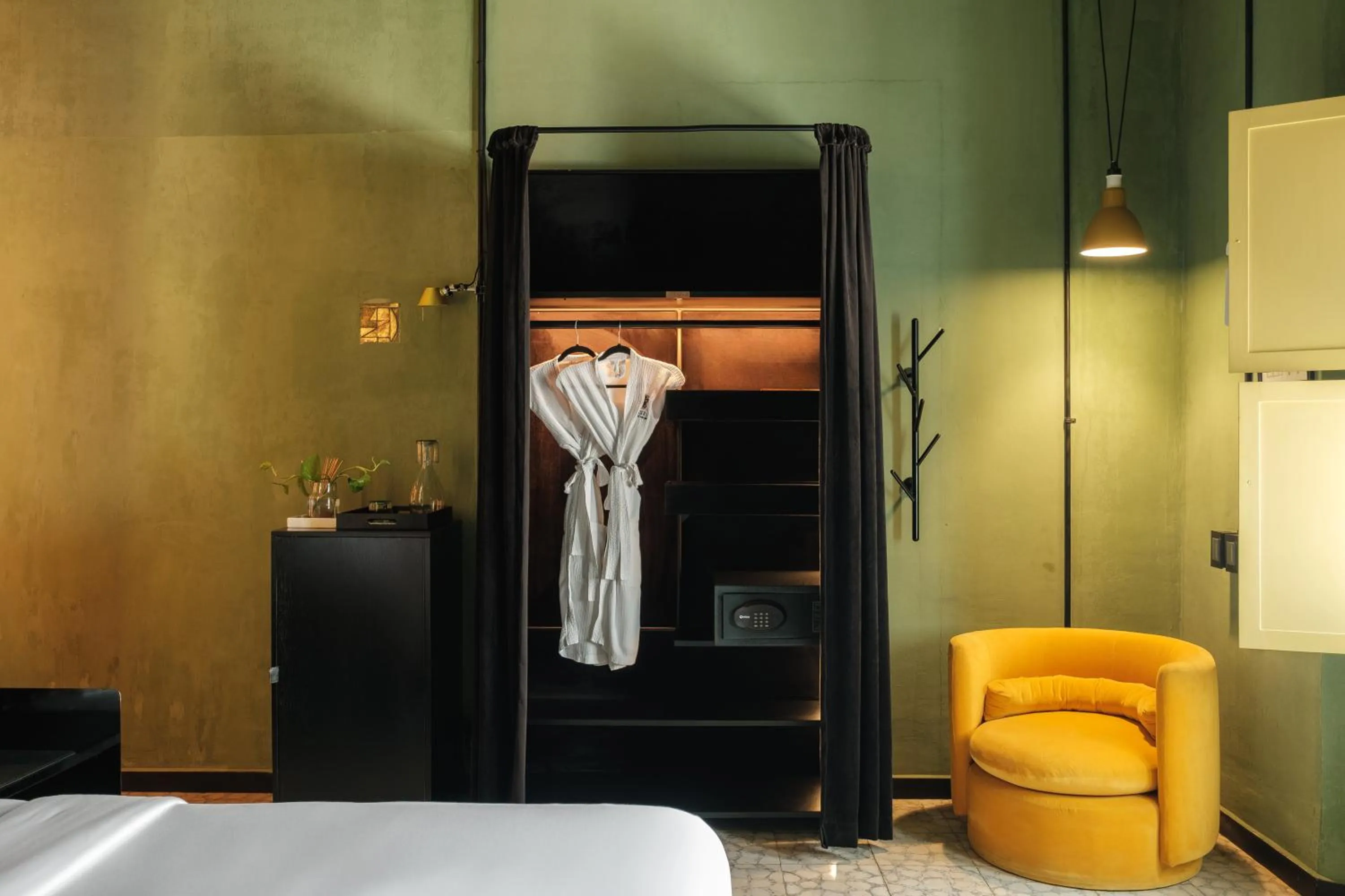 Bed in Pug Seal Oaxaca