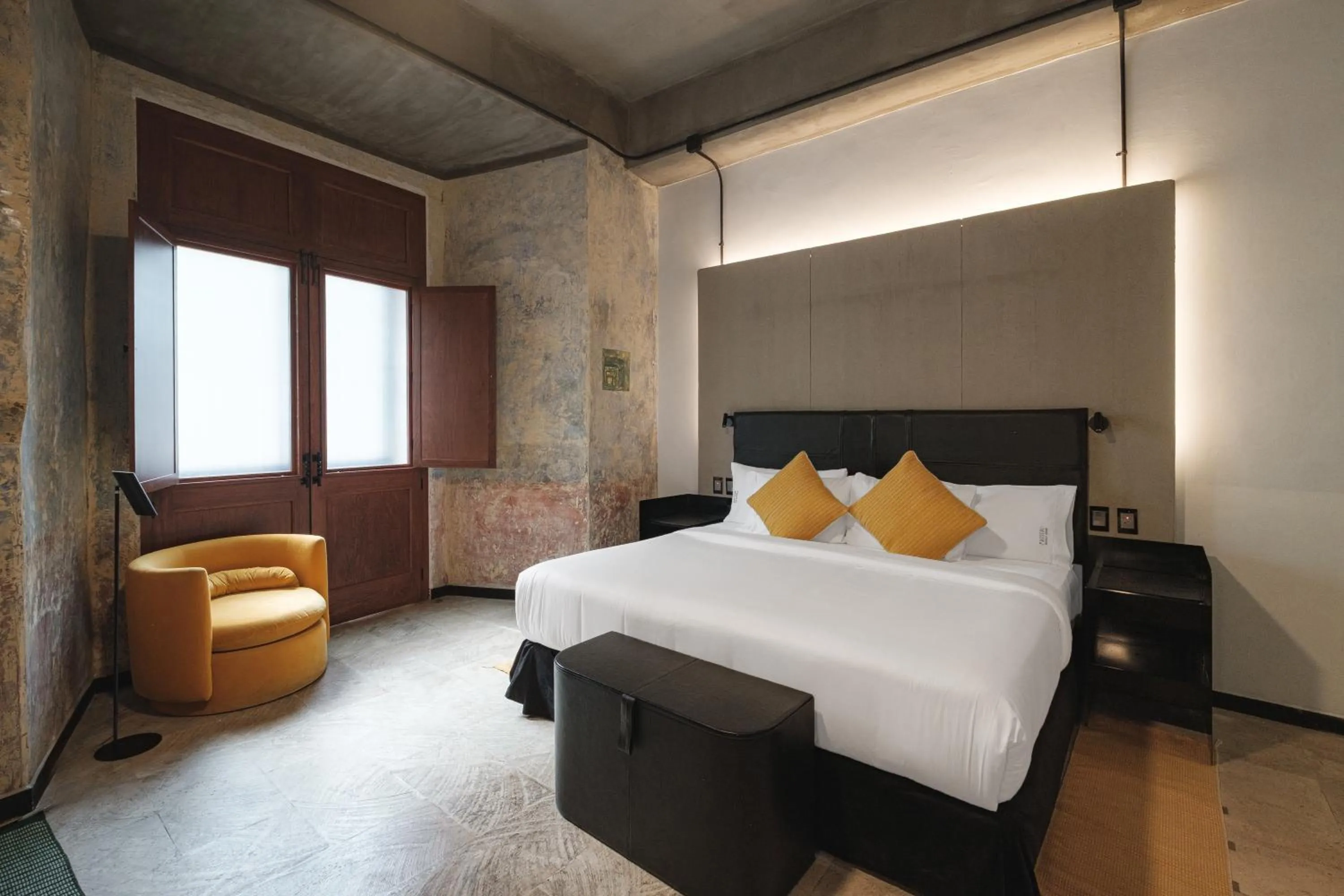 Bed in Pug Seal Oaxaca