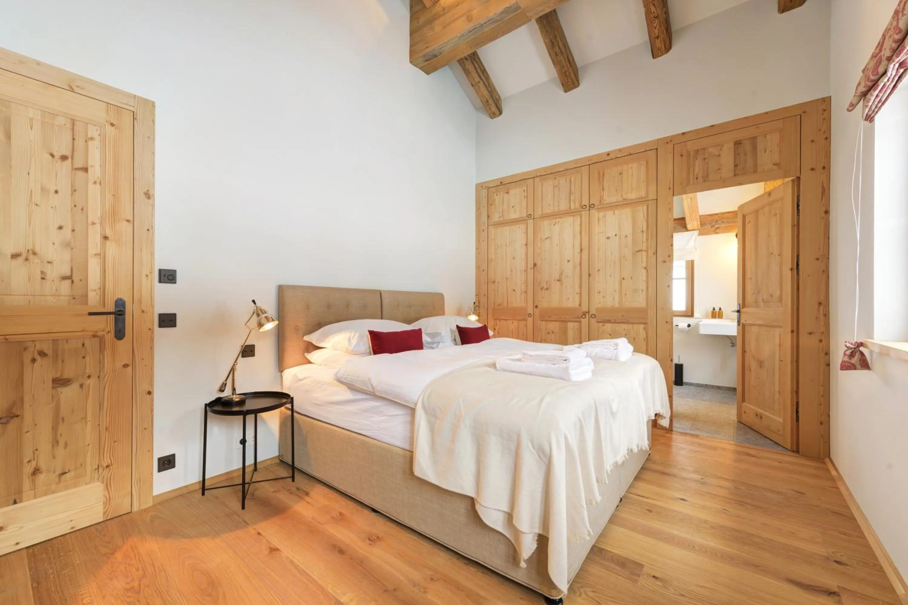 Chalet Silver Fox