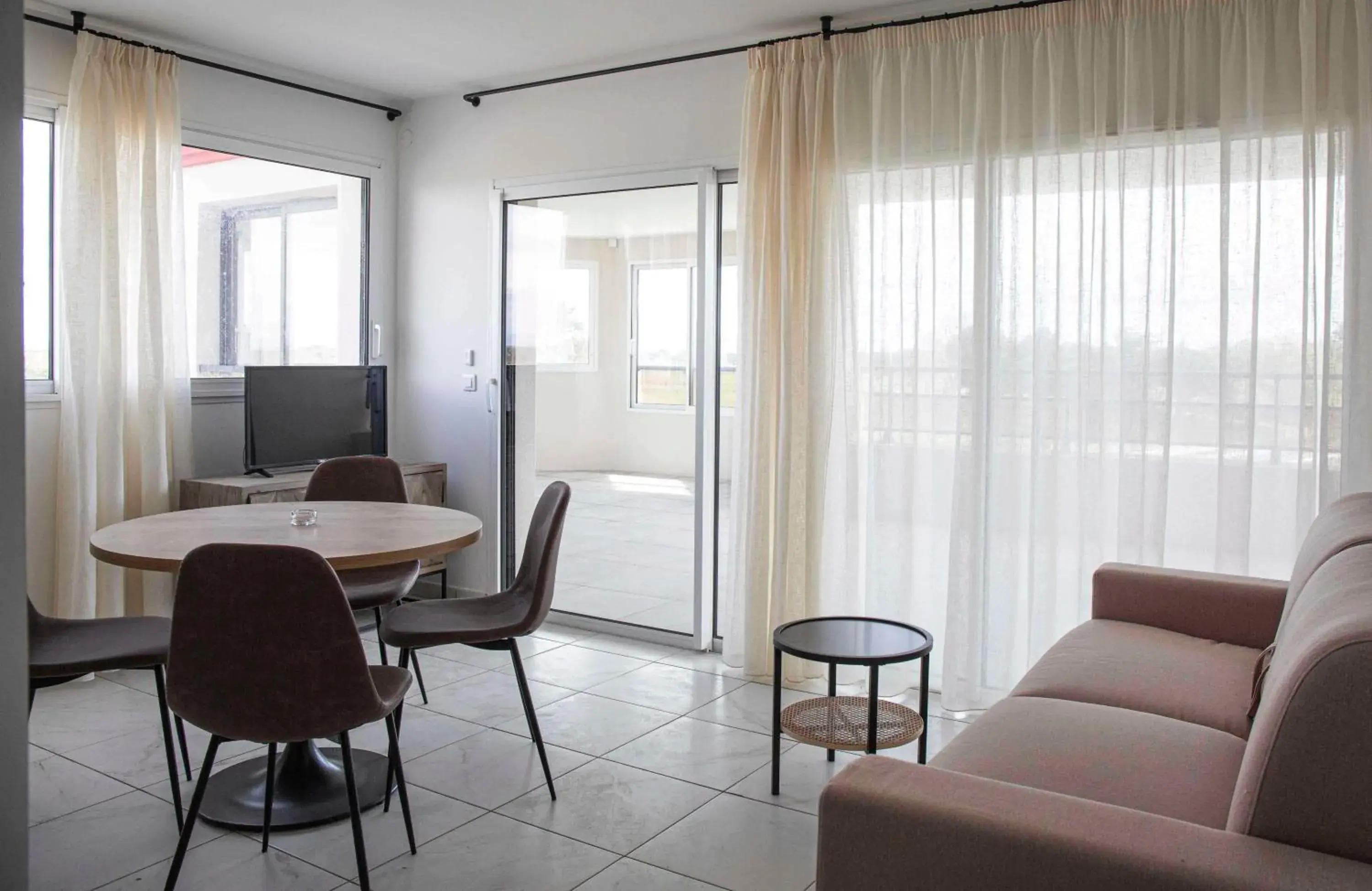 One-Bedroom Apartment with Terrace and Loggia (4 People) - Golf and Pond View in Résidence Pierre & Vacances Premium Horizon Golf One-Bedroom Apartment with Terrace and Loggia (4 People) - Golf and Pond View in Résidence Pierre & Vacances Premium Horizon Golf