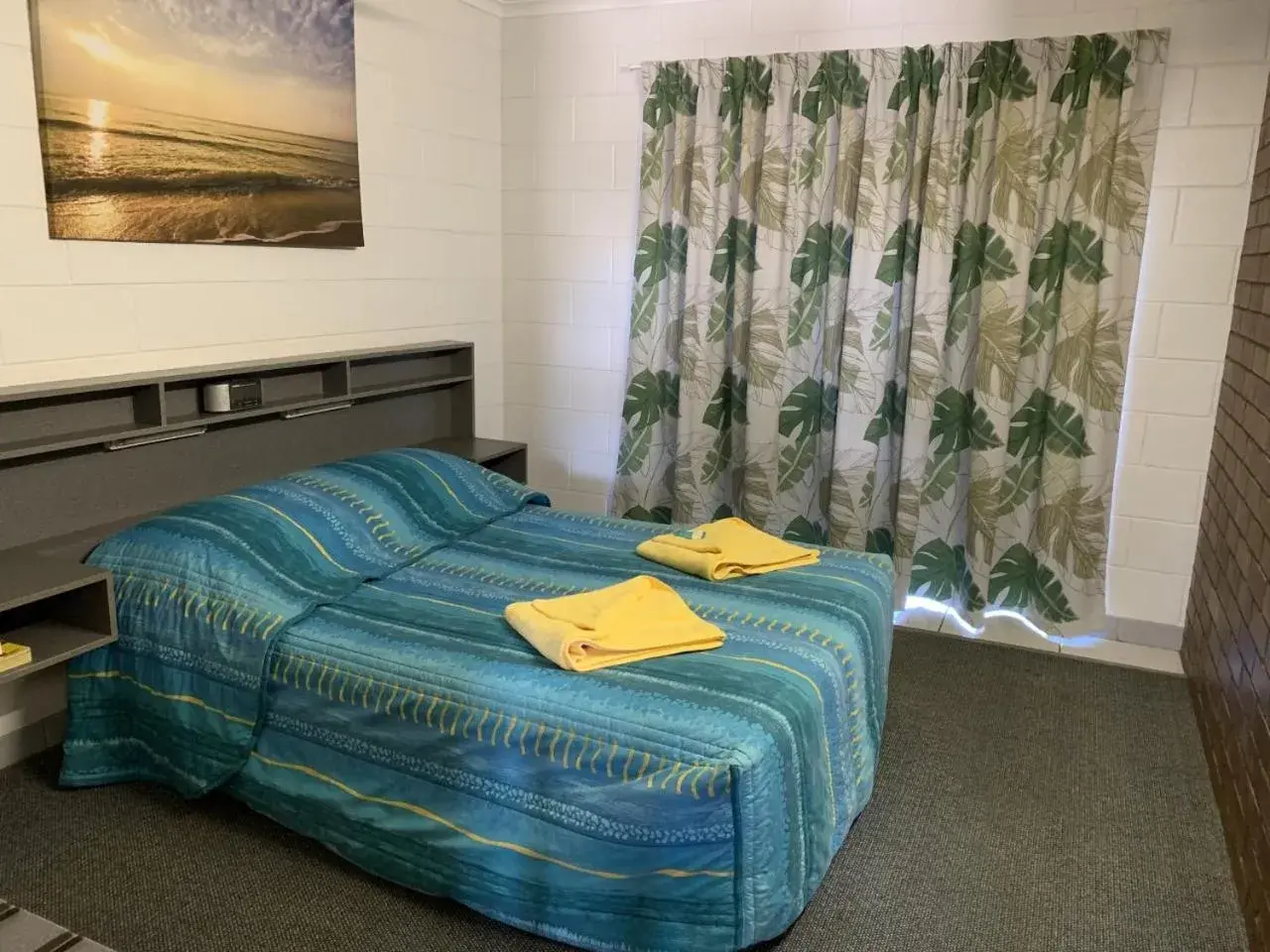 Bedroom, Bed in Sandpiper Motel Bedroom, Bed in Sandpiper Motel