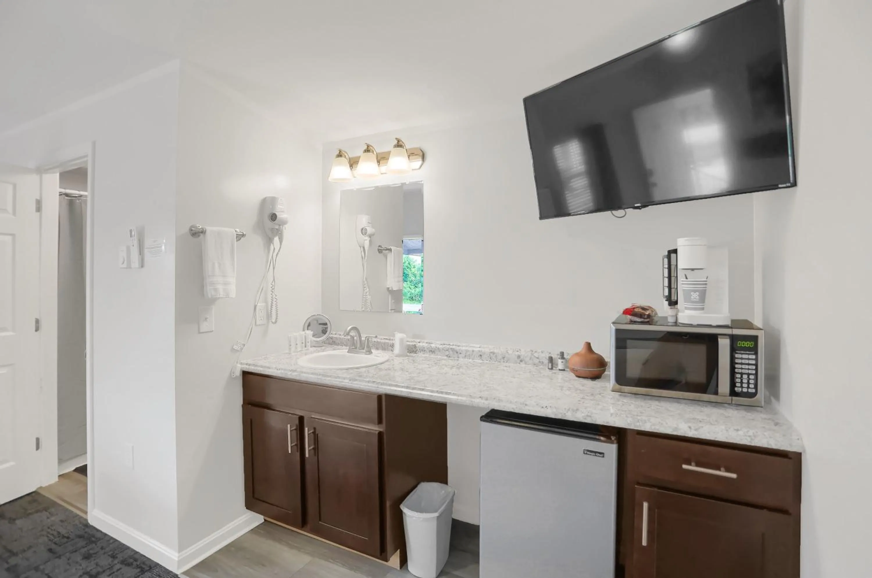 Shower in Halifax Inn