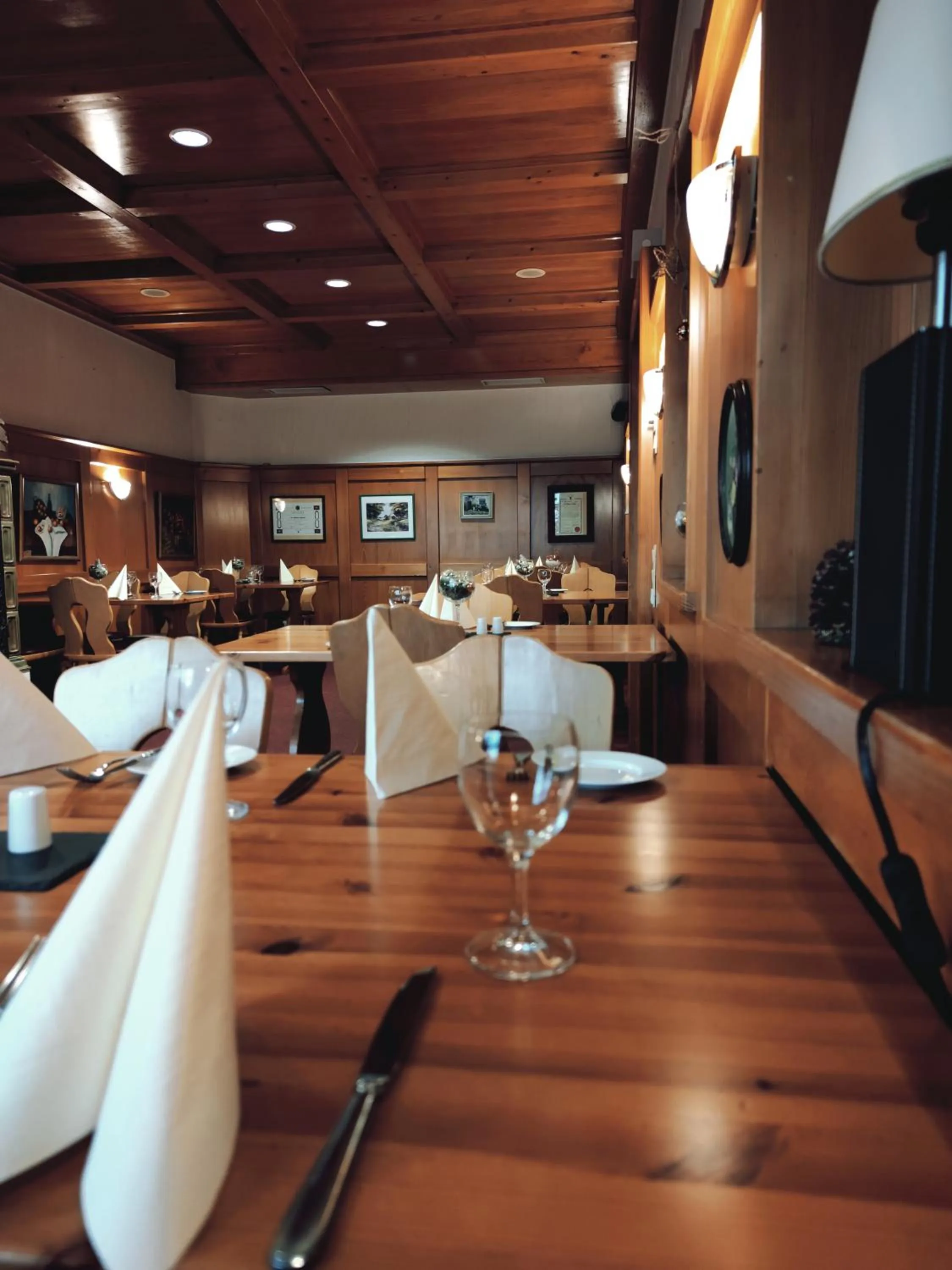 Restaurant/places to eat in Seehotel Losheim