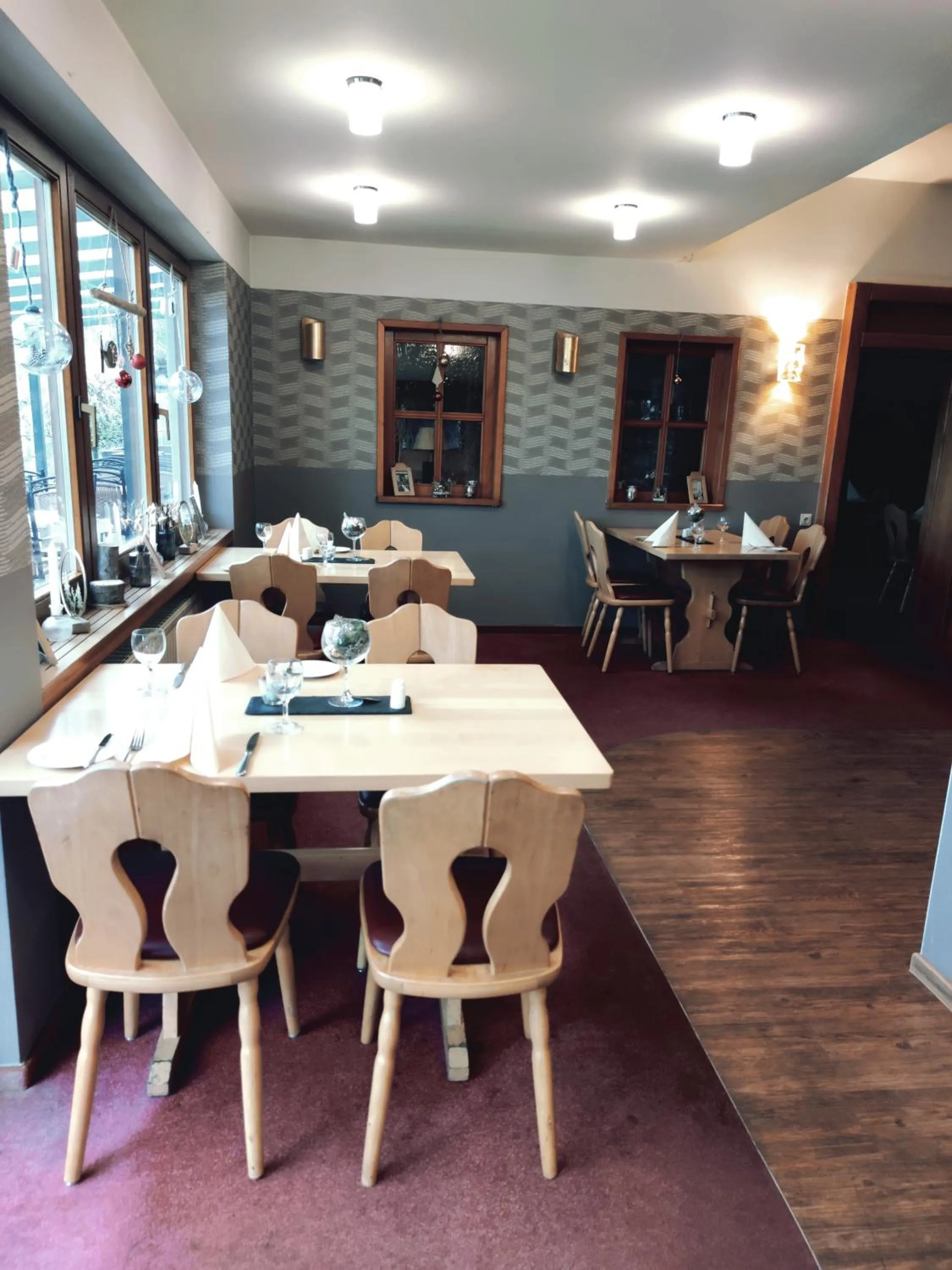 Restaurant/places to eat in Seehotel Losheim