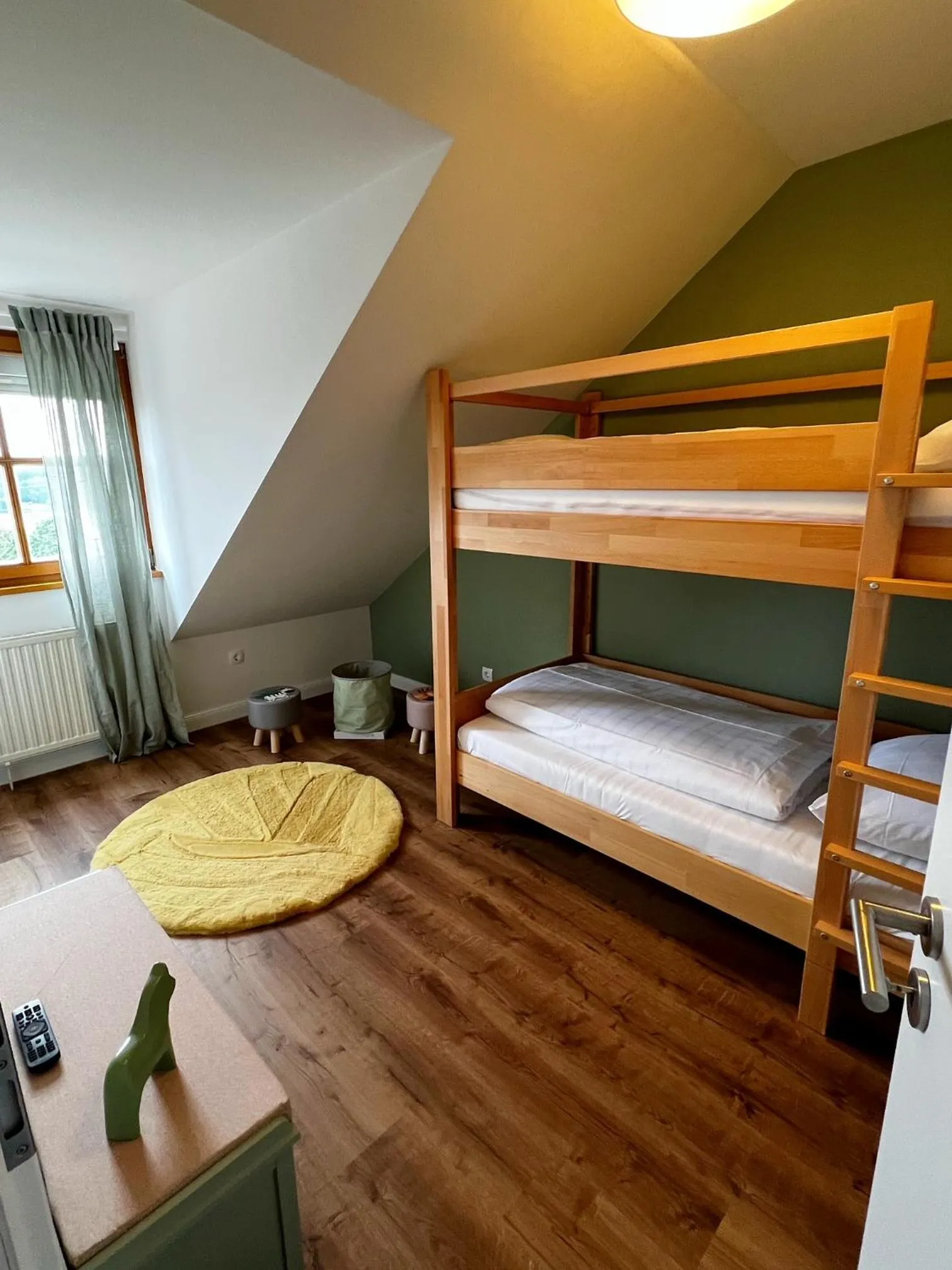 Bed in Seehotel Losheim