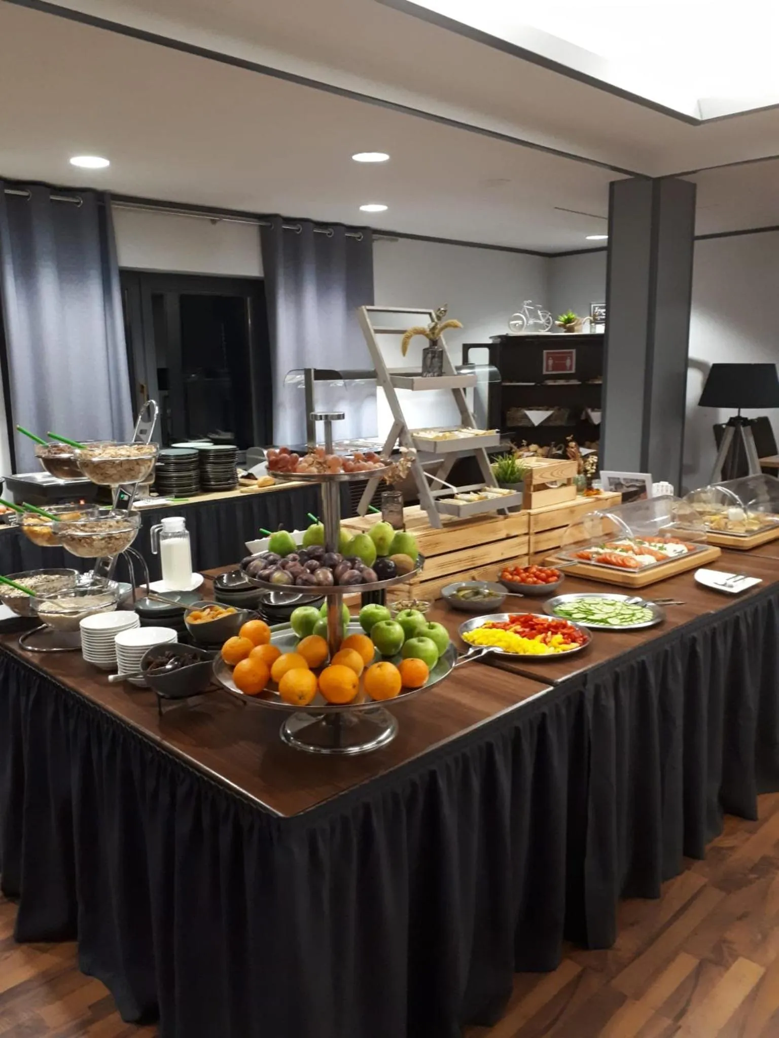 Restaurant/places to eat in Seehotel Losheim