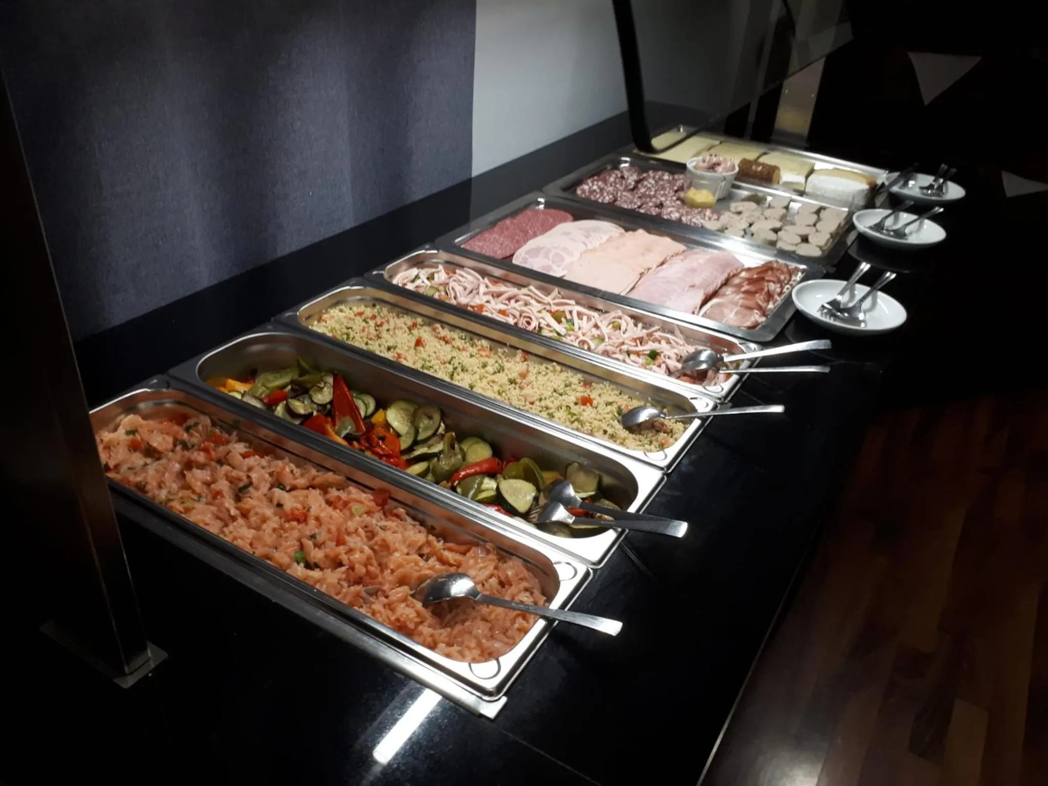 Restaurant/places to eat in Seehotel Losheim