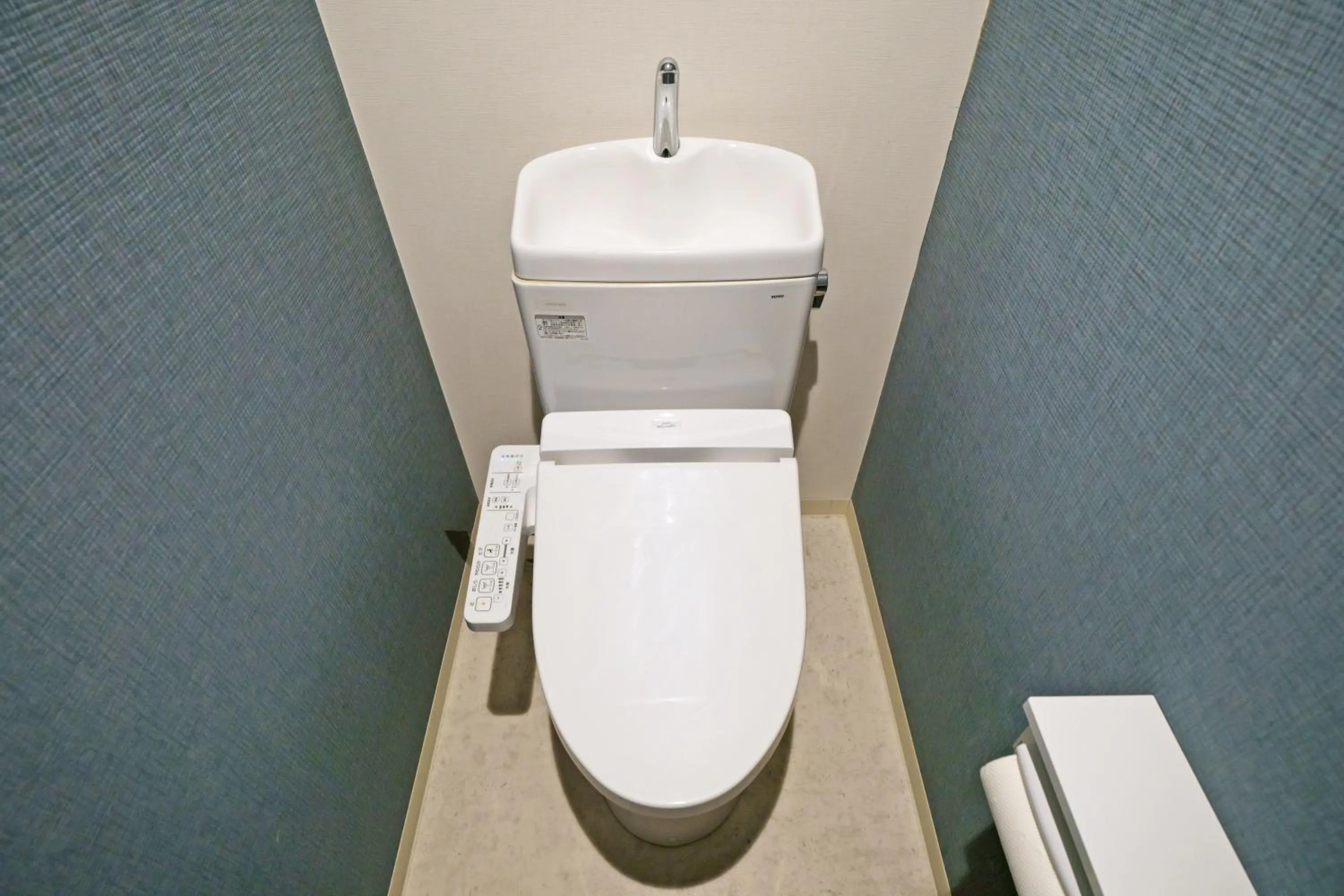 Toilet in Gracia Hotel