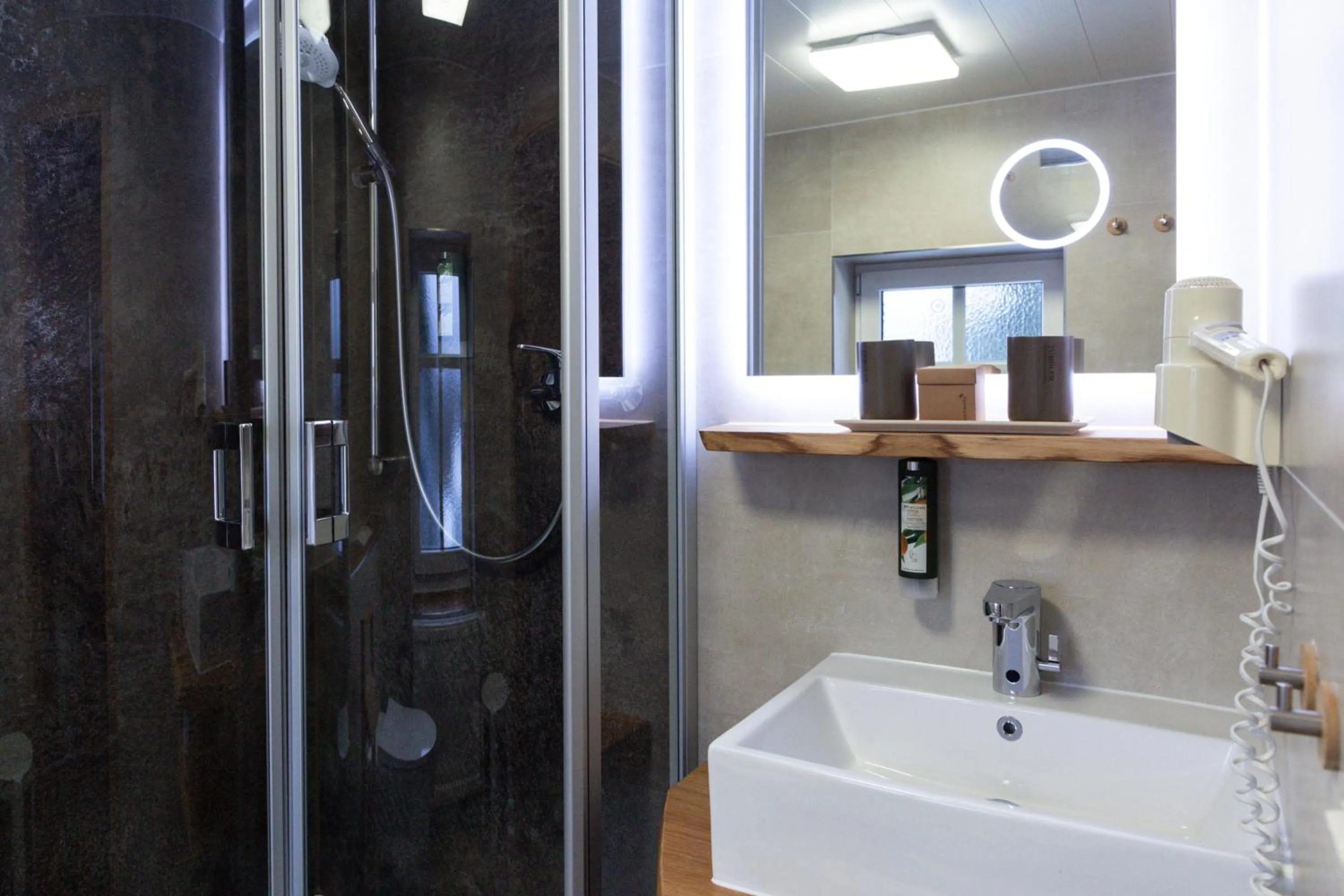 Shower in Naturhotel Gasthof Bärenfels