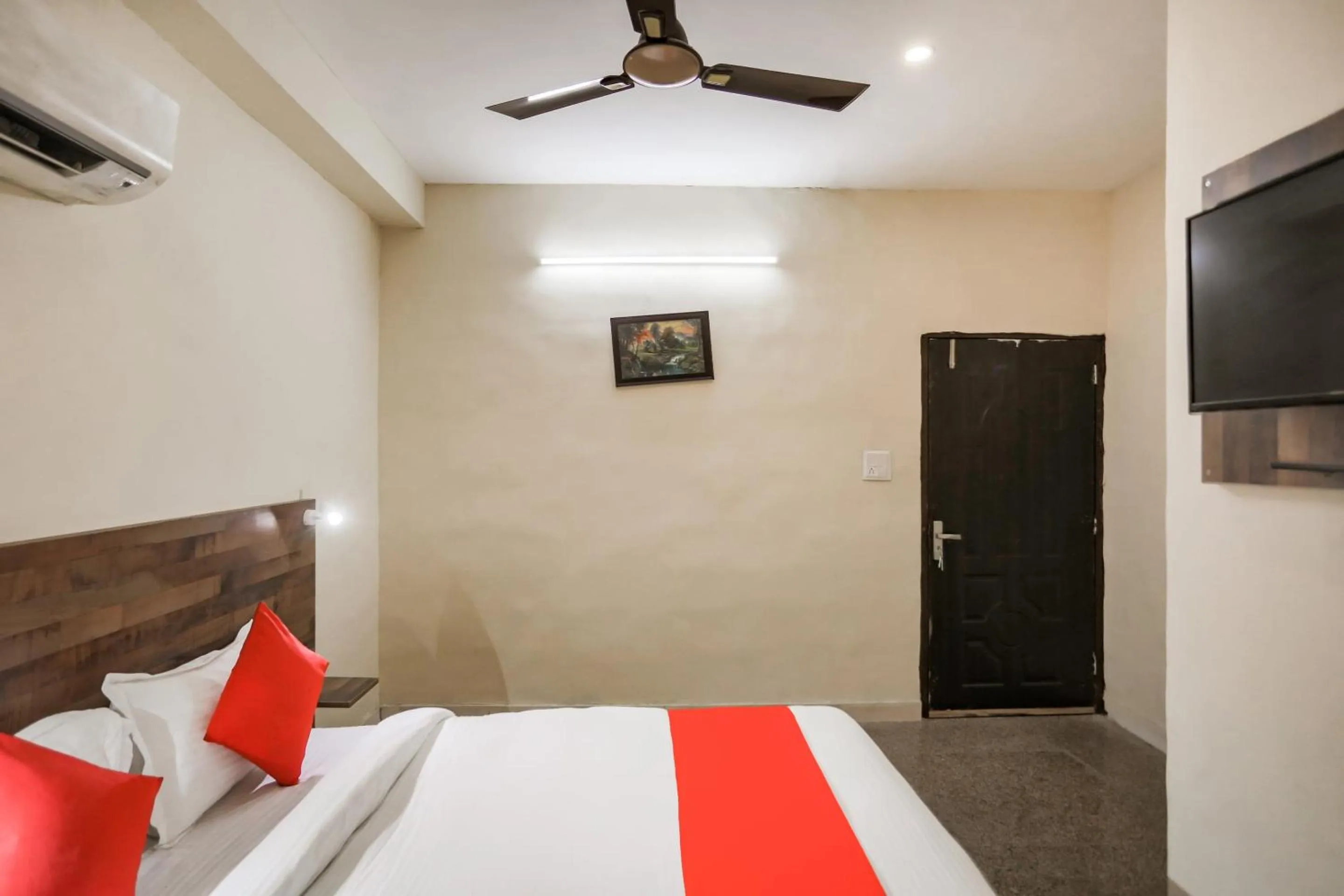 Bedroom in Hotel O Orchid Inn