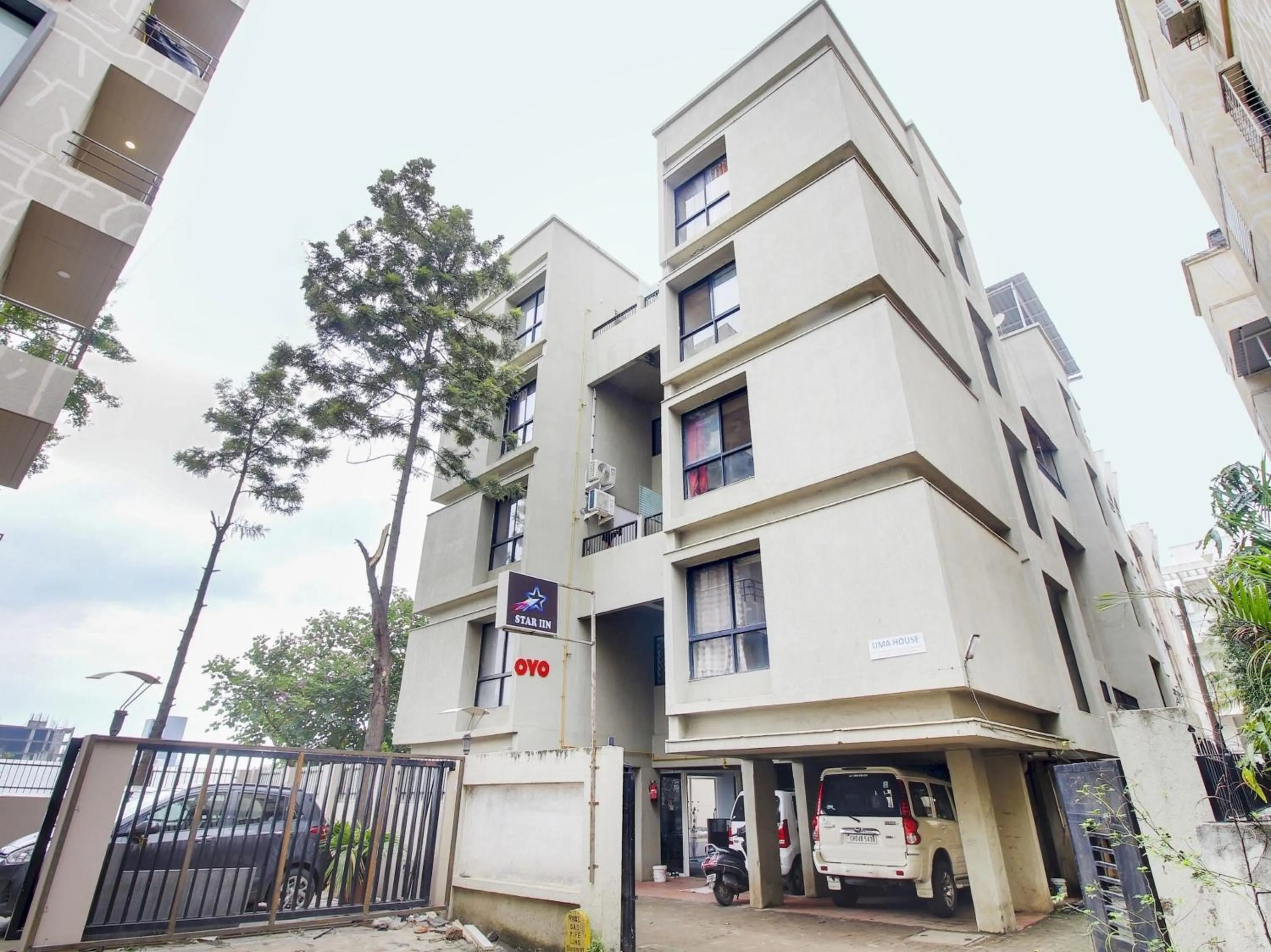 Facade/entrance in Hotel O Star Inn
