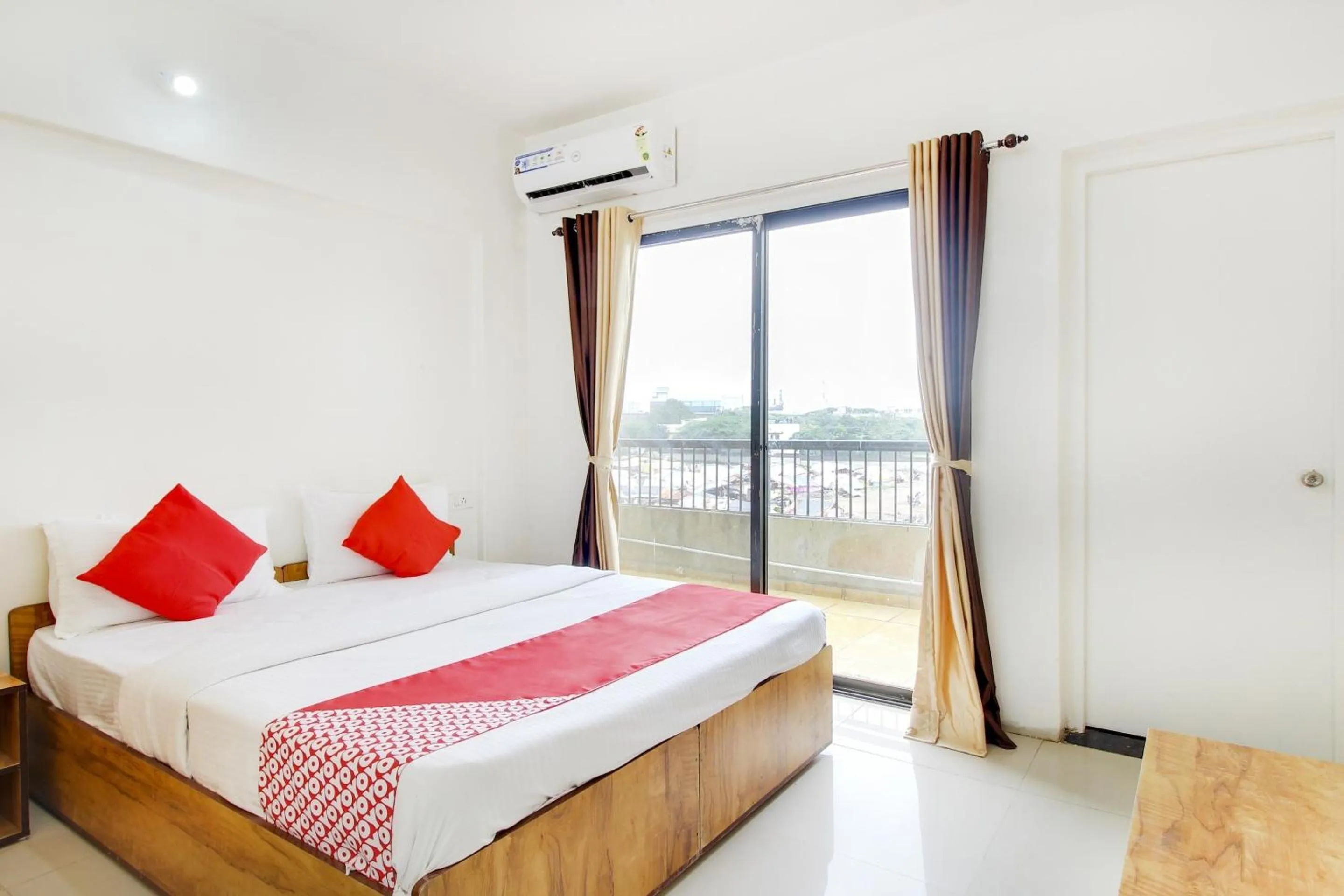 Bathroom, Bed in Hotel O Star Inn