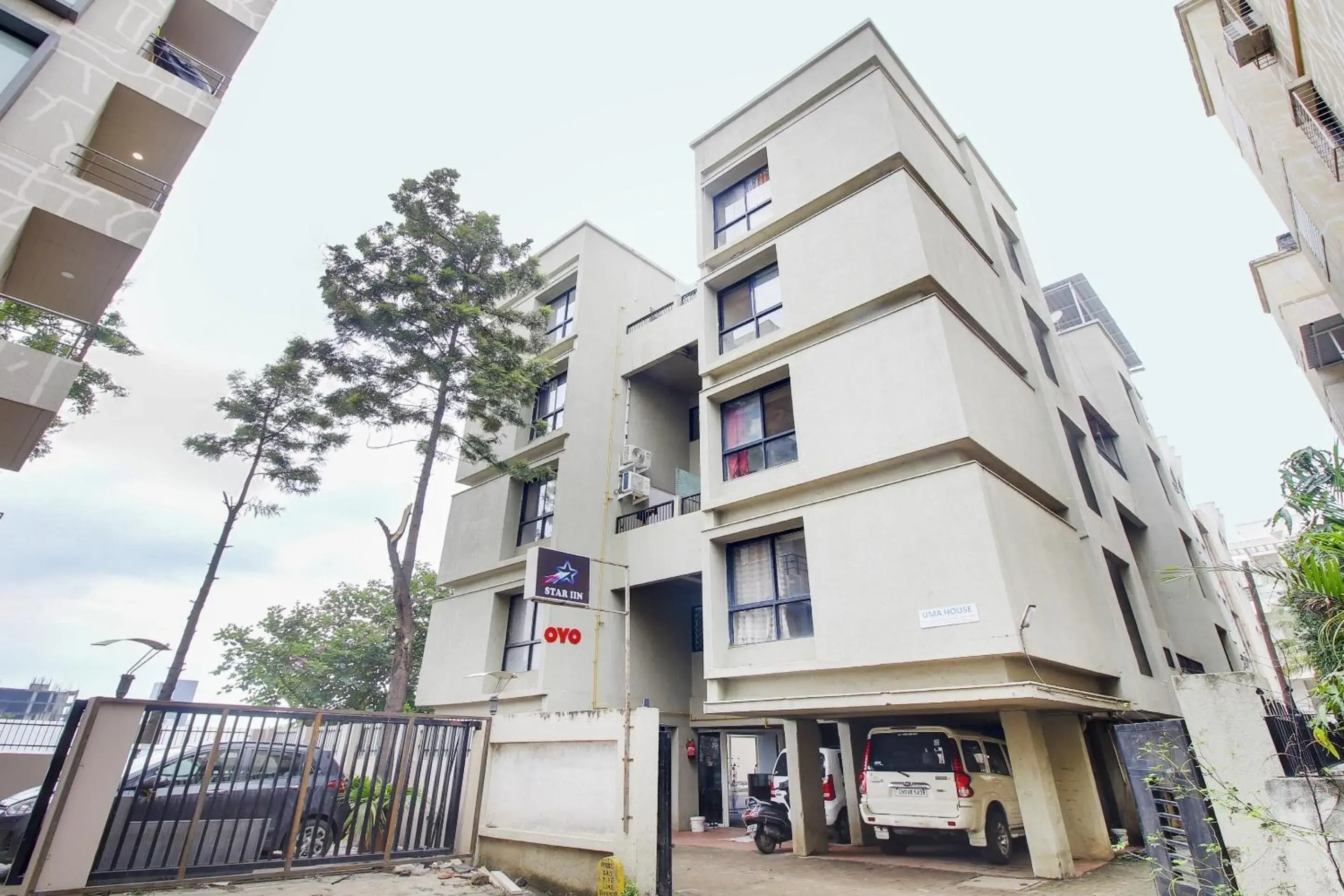 Facade/entrance in Hotel O Star Inn Facade/entrance in Hotel O Star Inn