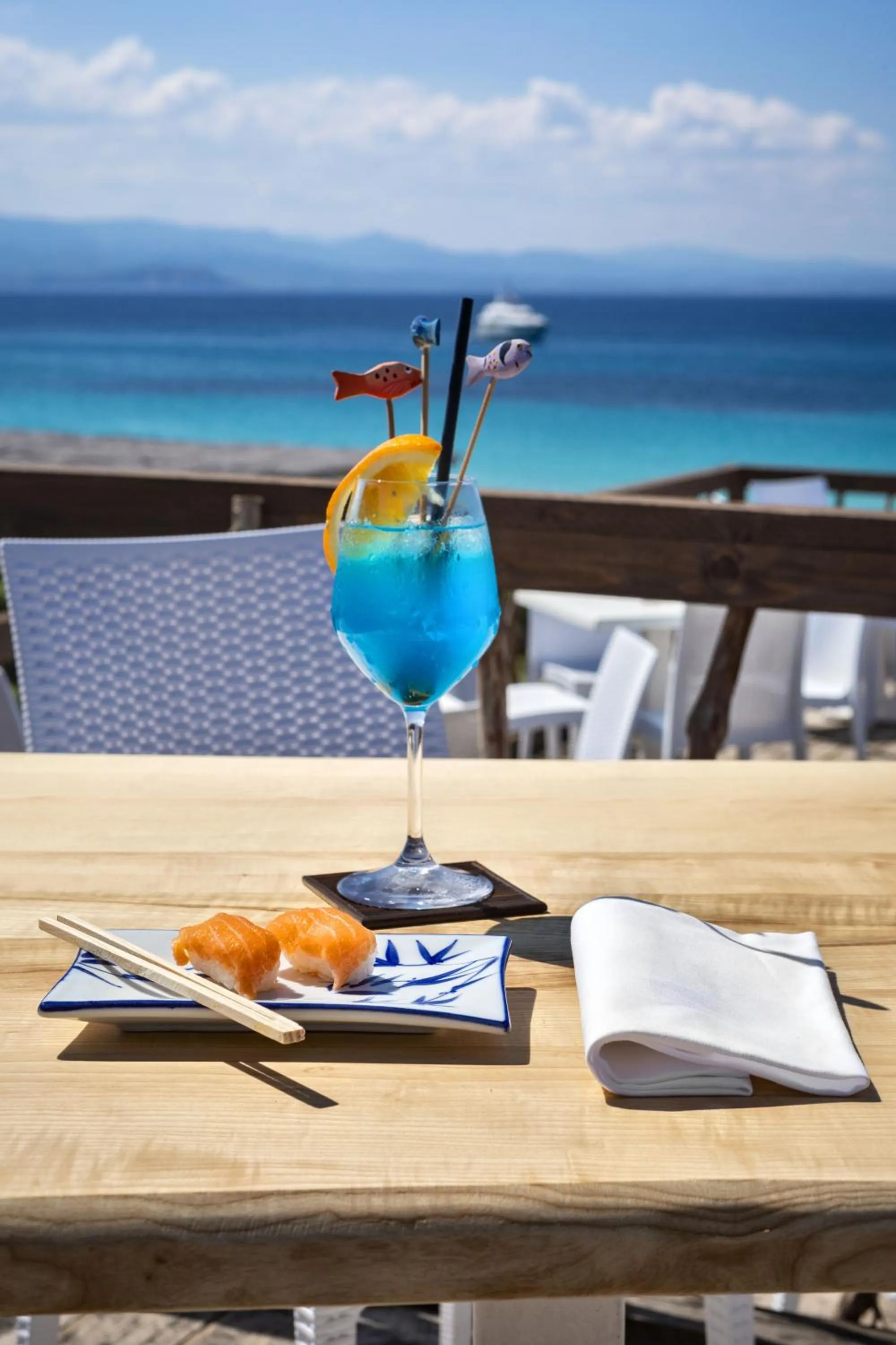 Restaurant/places to eat in Smart Suite & Apartments