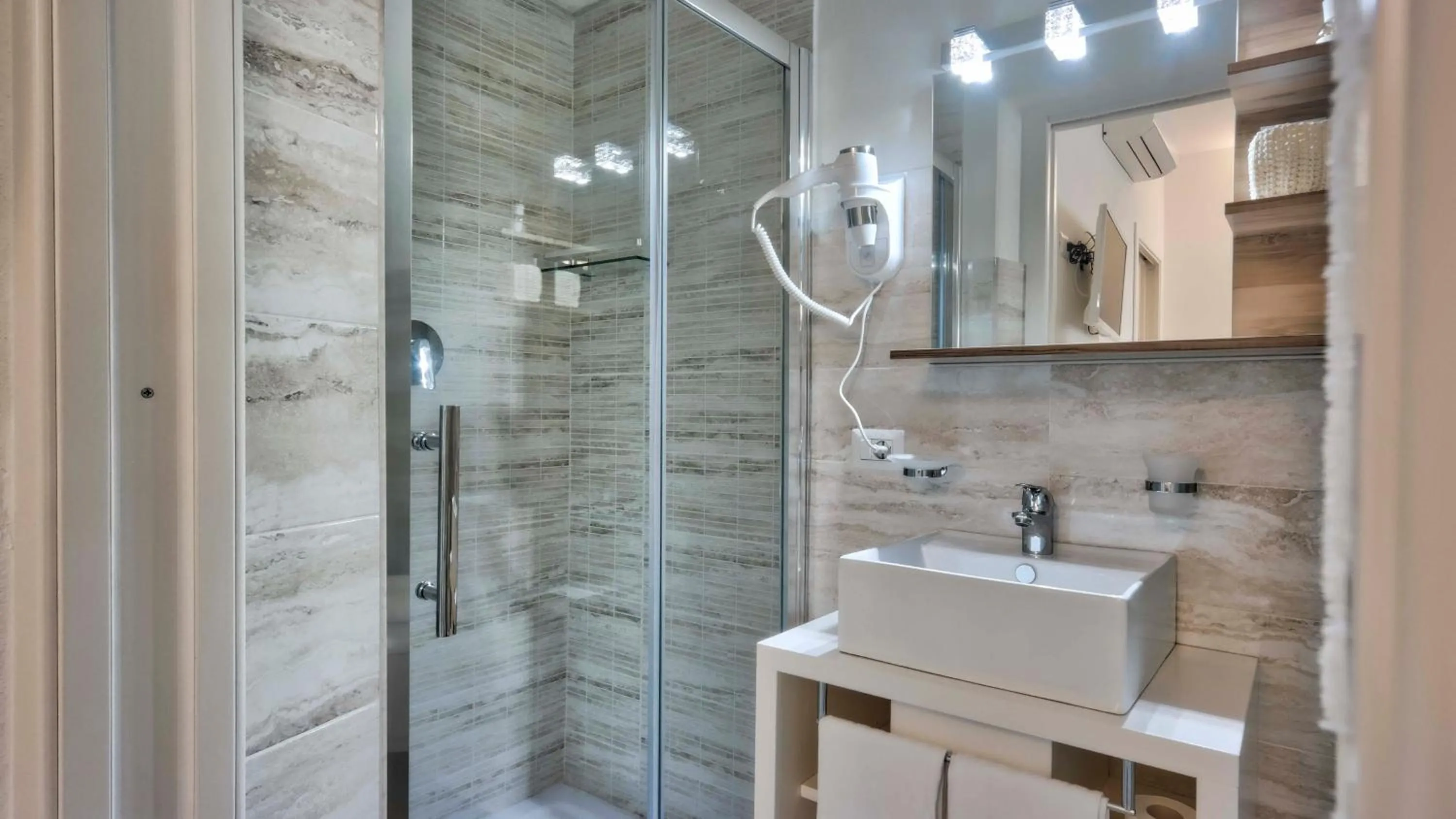 Bathroom in Smart Suite & Apartments