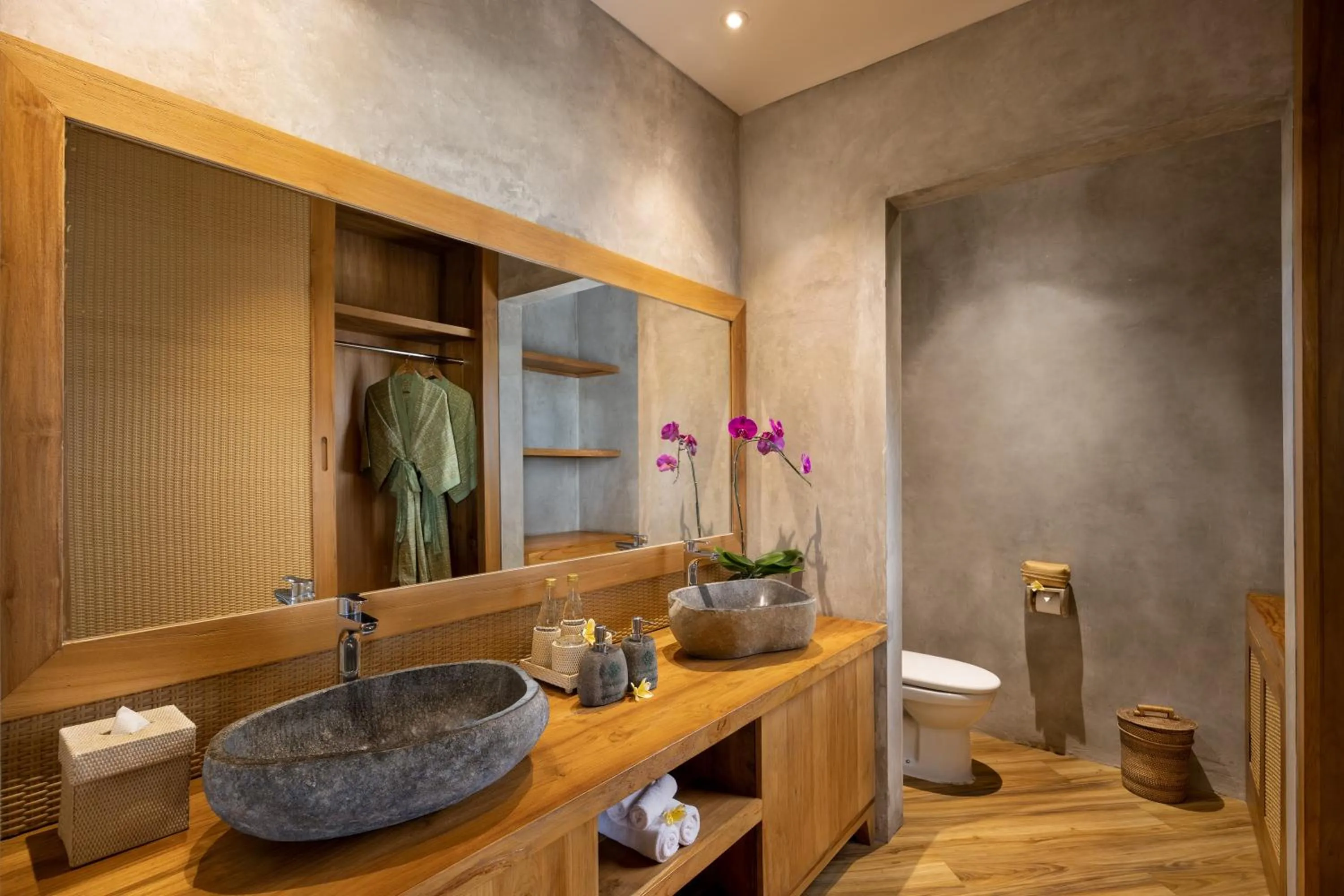 Toilet in thewakanda Resort A Pramana Experience