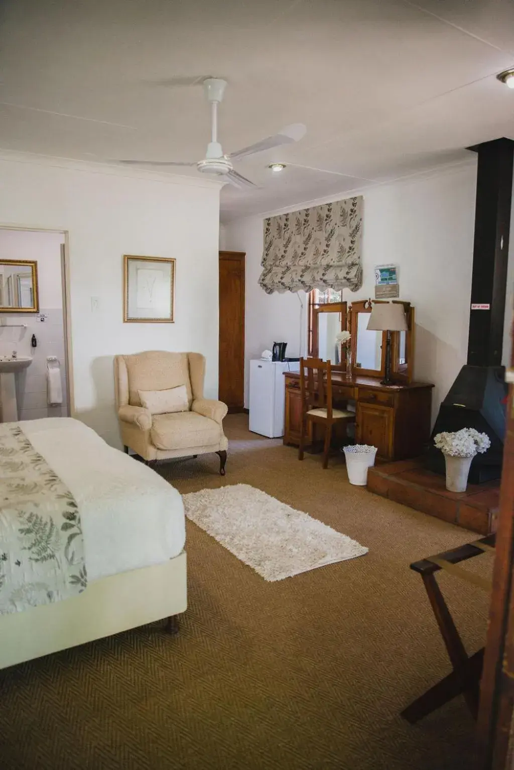 Luxury Twin Room - single occupancy in Lydenburg Manor Guest House Luxury Twin Room - single occupancy in Lydenburg Manor Guest House