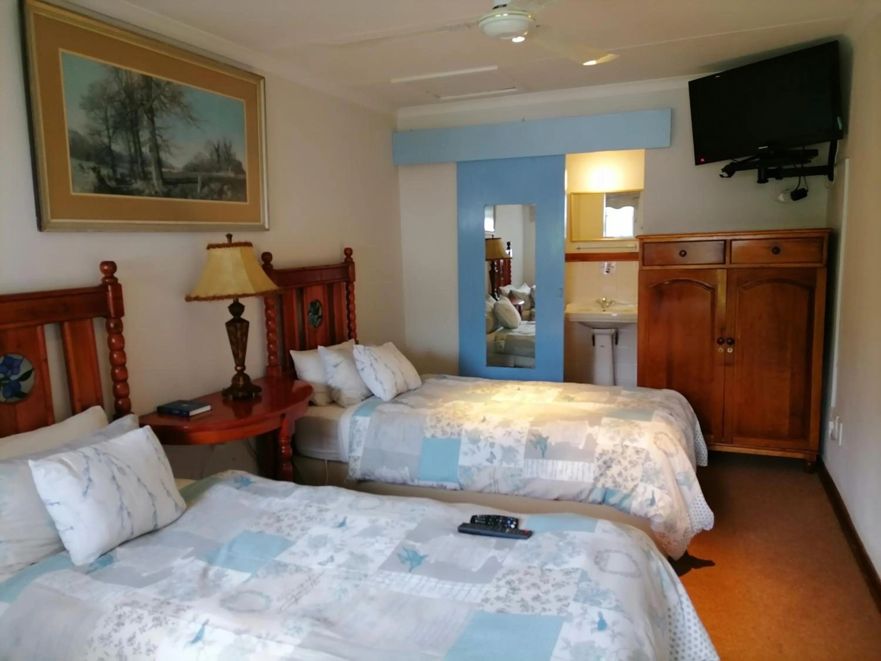 Bed in Lydenburg Manor Guest House