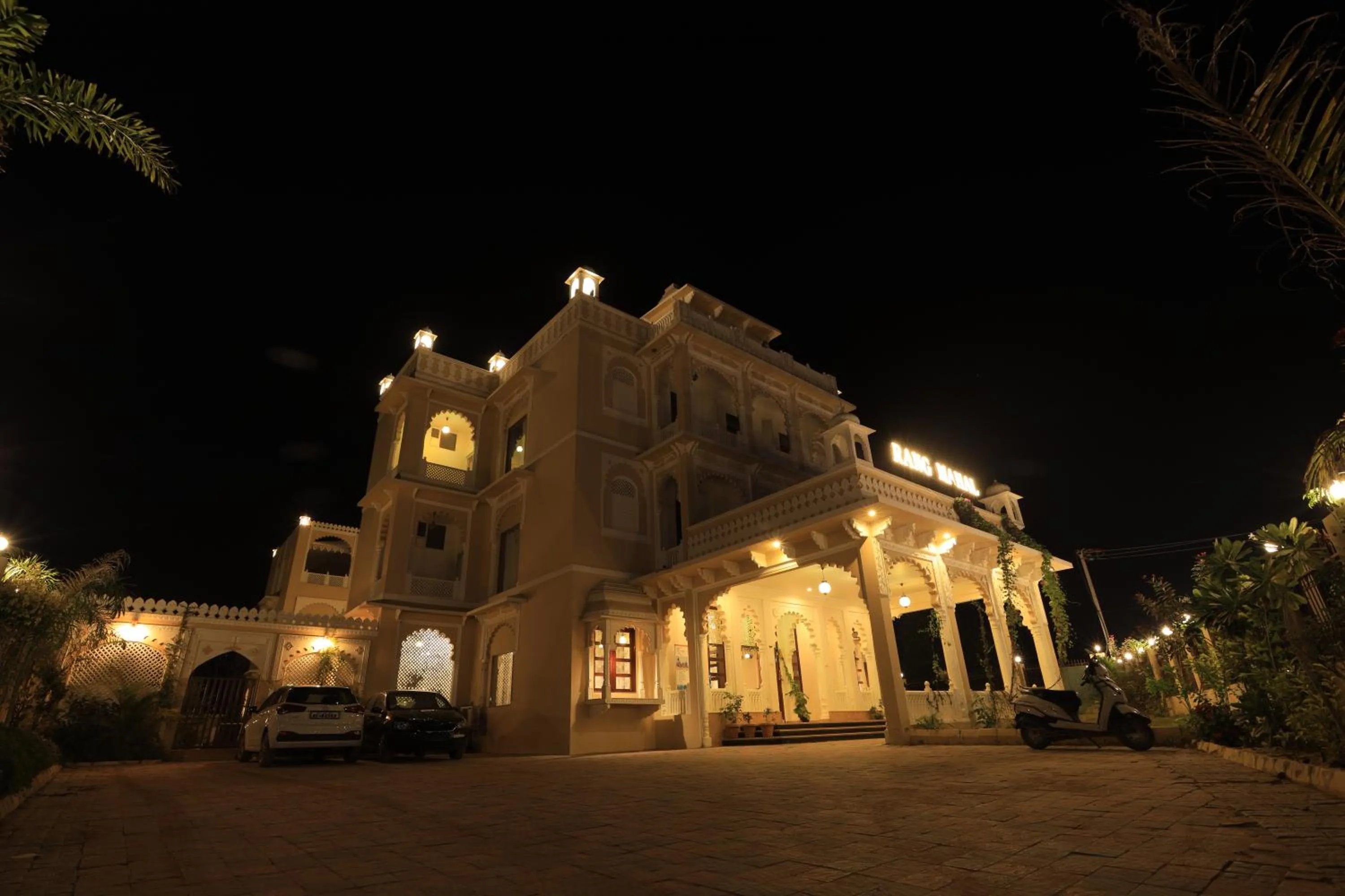 Property building in Rangmahal Pushkar by DIV HOSPITALITY