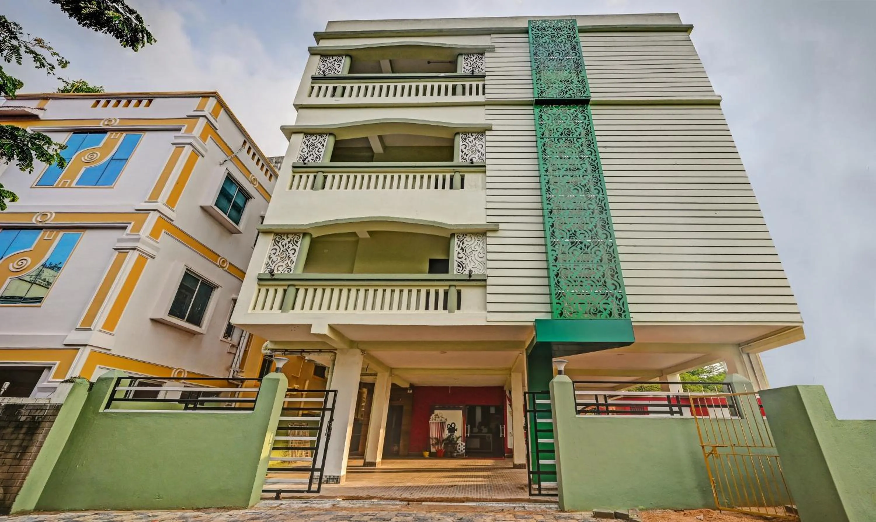 Property building in Treebo The Bollywood