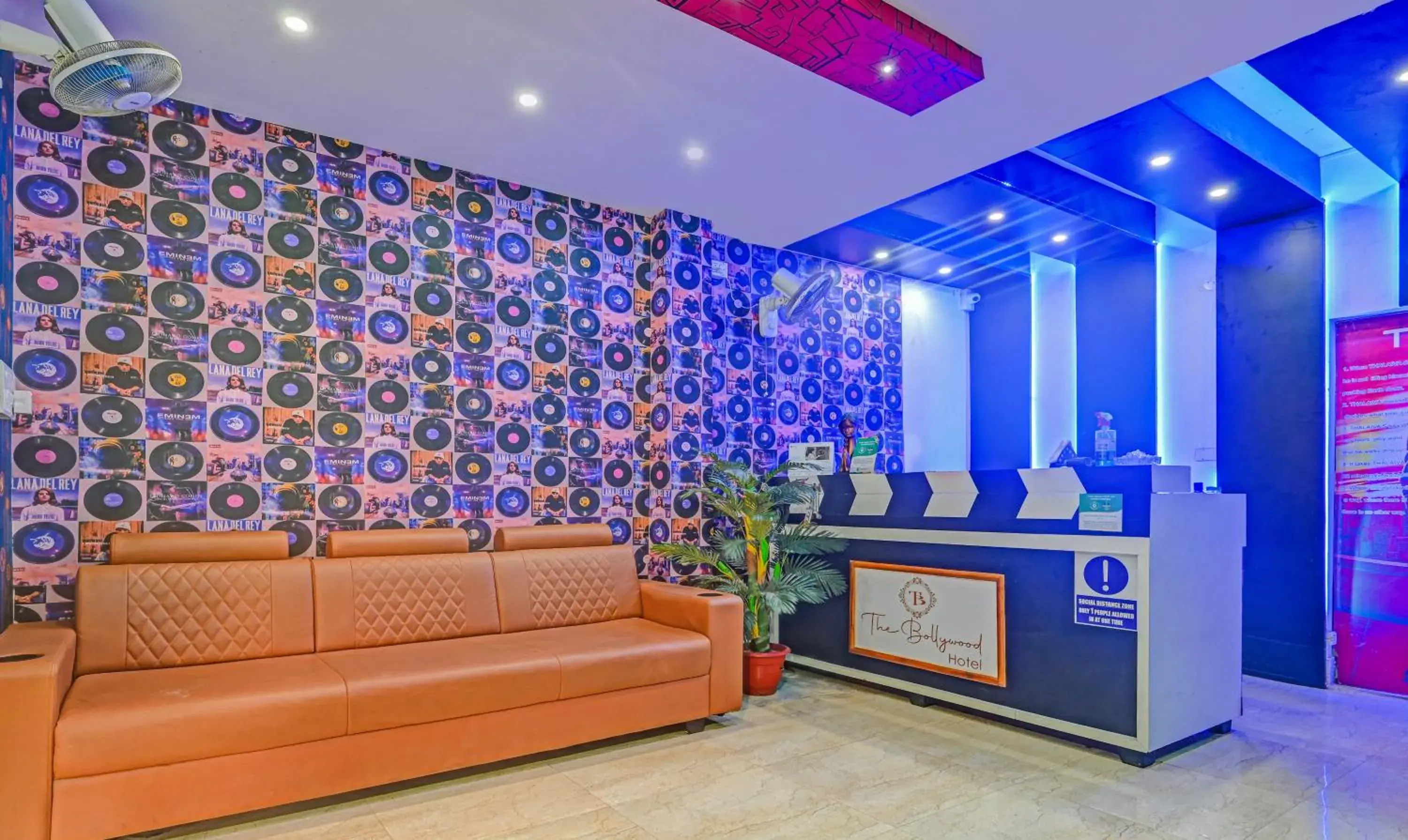Lobby or reception in Treebo The Bollywood Lobby or reception in Treebo The Bollywood
