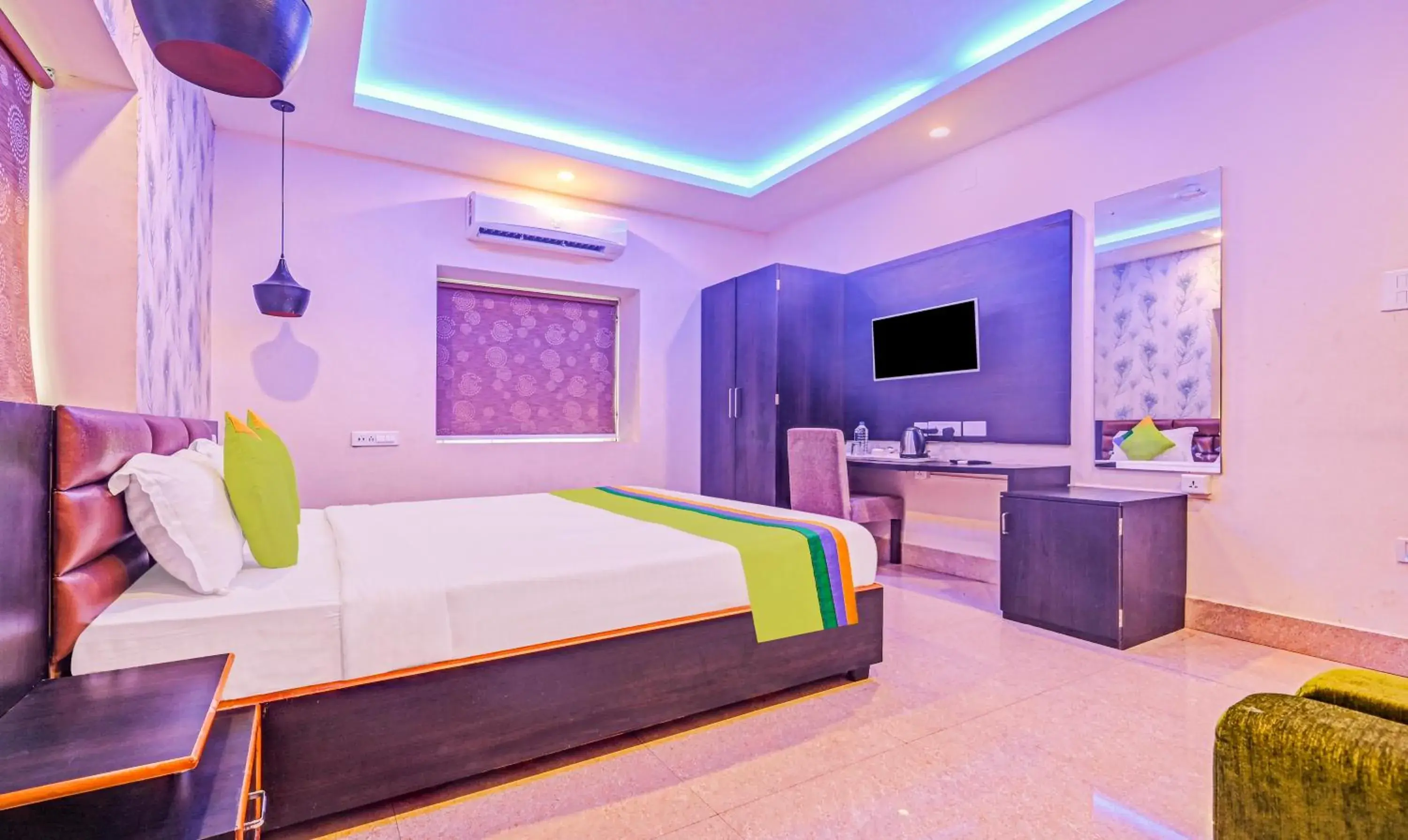 Bedroom, Bed in Treebo The Bollywood Bedroom, Bed in Treebo The Bollywood